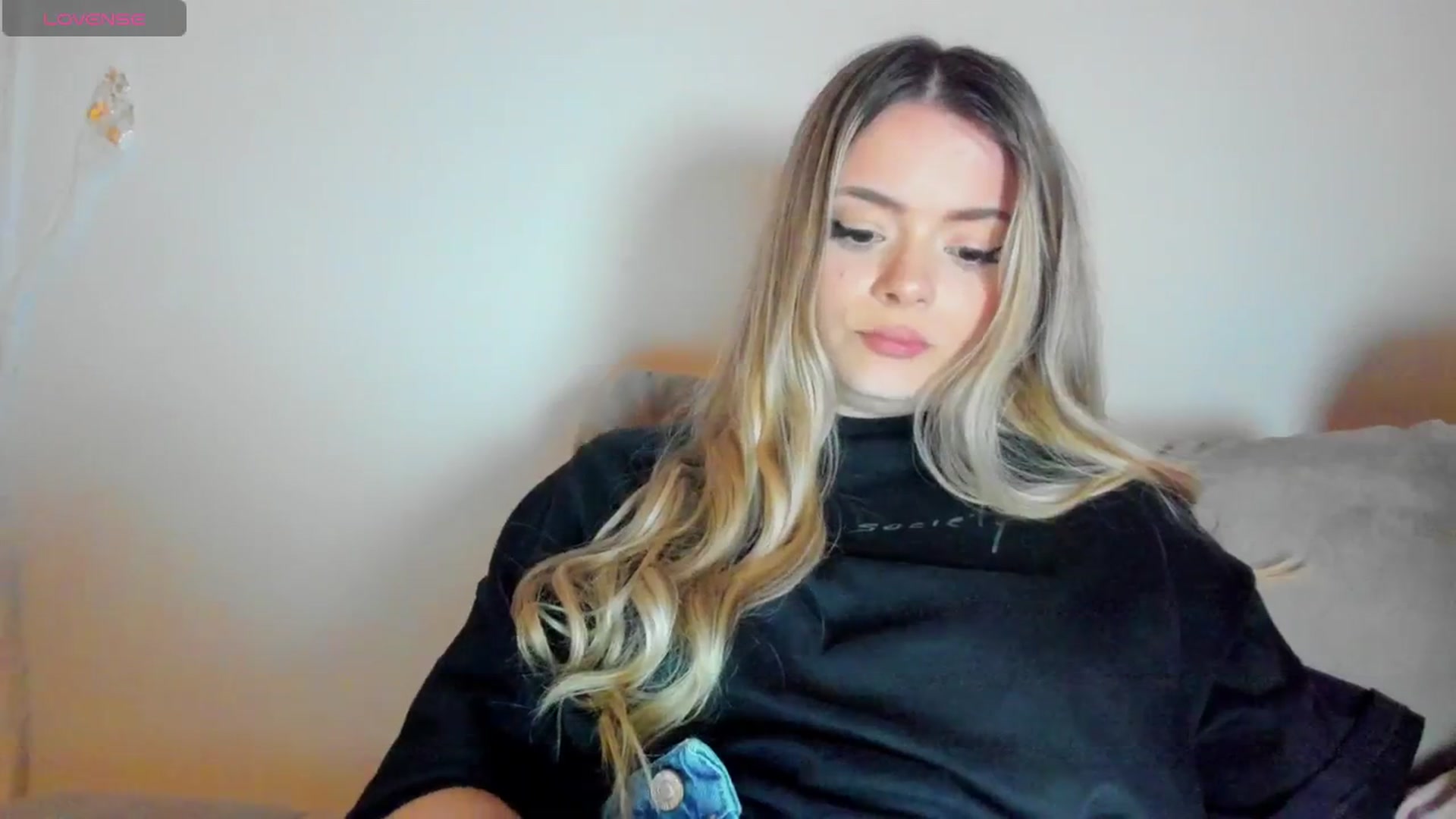 Gallery image thumbnail from Kailynn23's myfreecams stream on, 04/19/2026, 01:55 image 11 of 20