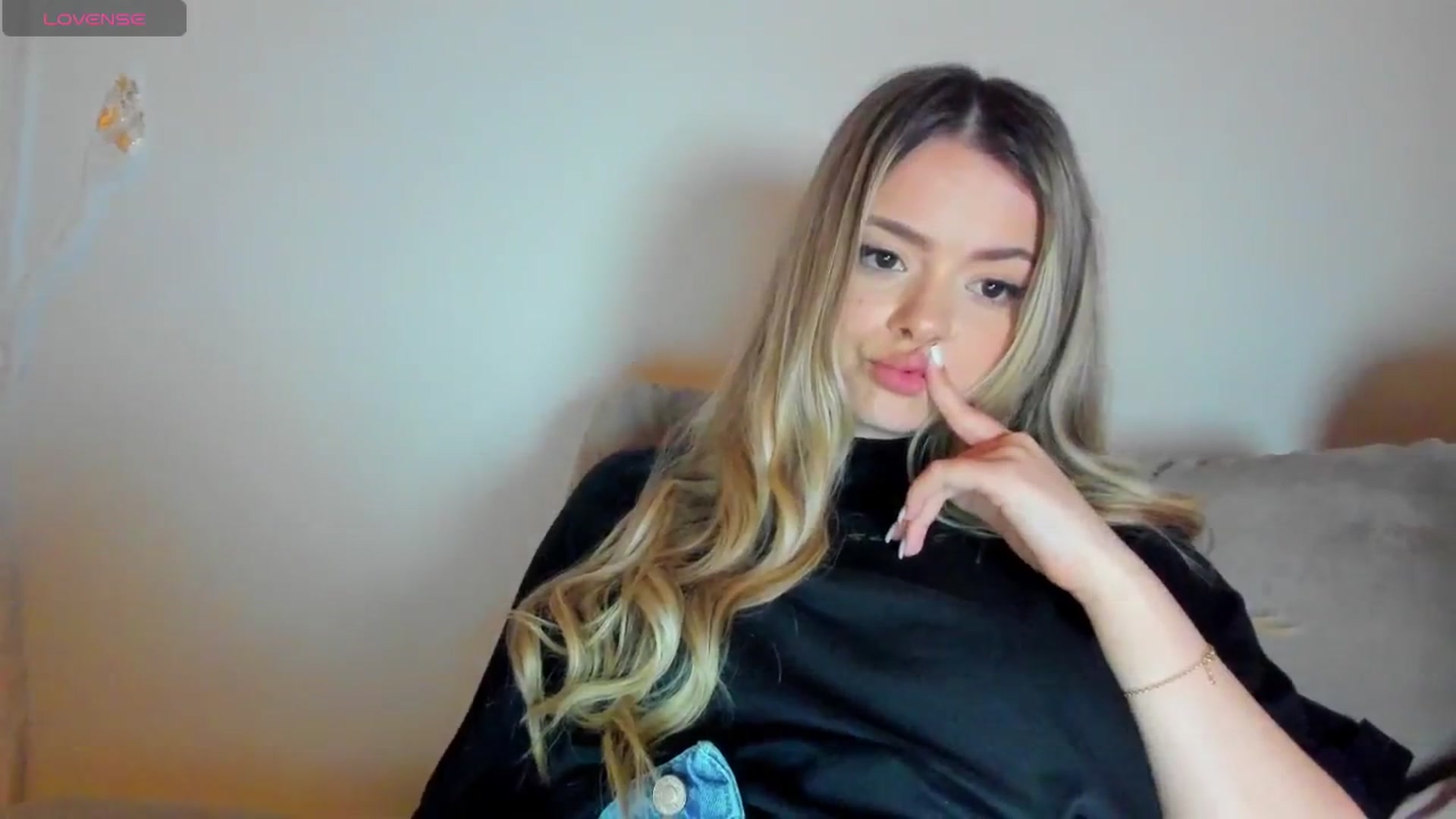Gallery image thumbnail from Kailynn23's myfreecams stream on, 04/19/2026, 01:55 image 12 of 20
