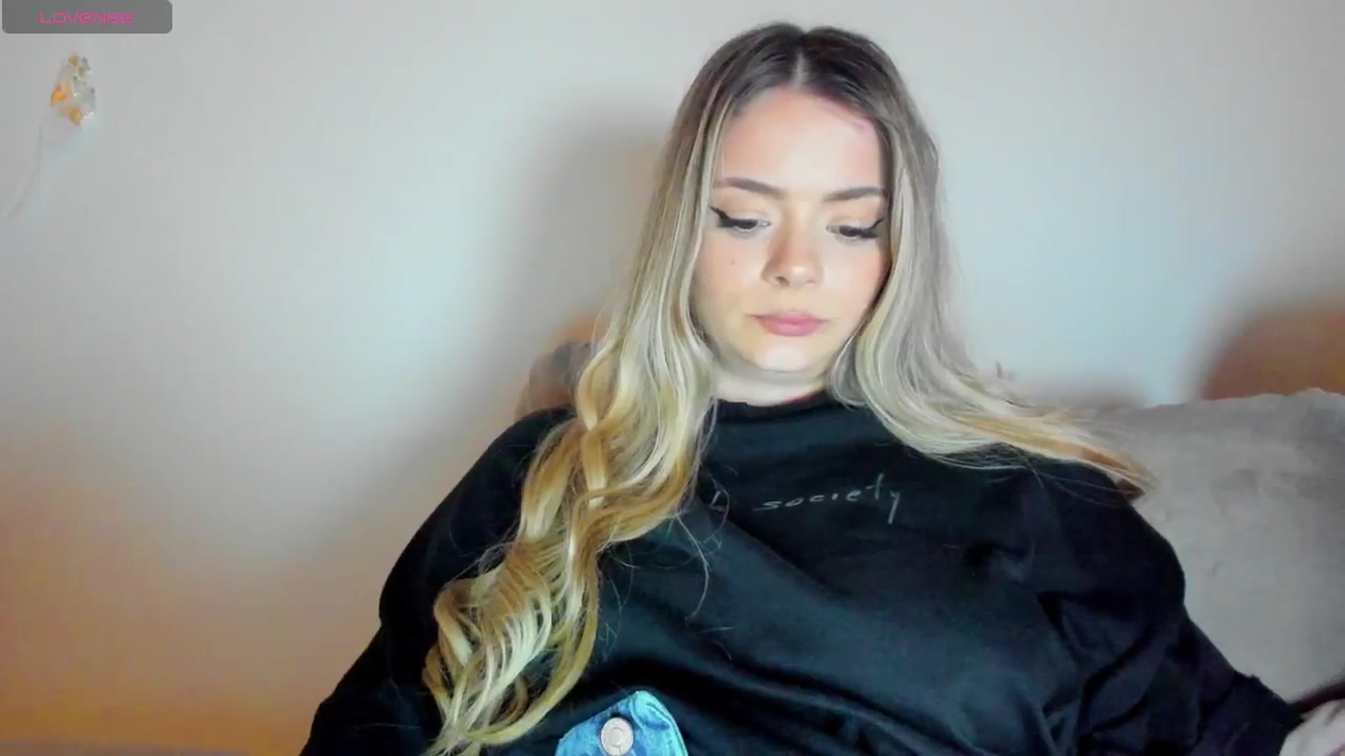 Gallery image thumbnail from Kailynn23's myfreecams stream on, 04/19/2026, 01:55 image 8 of 20