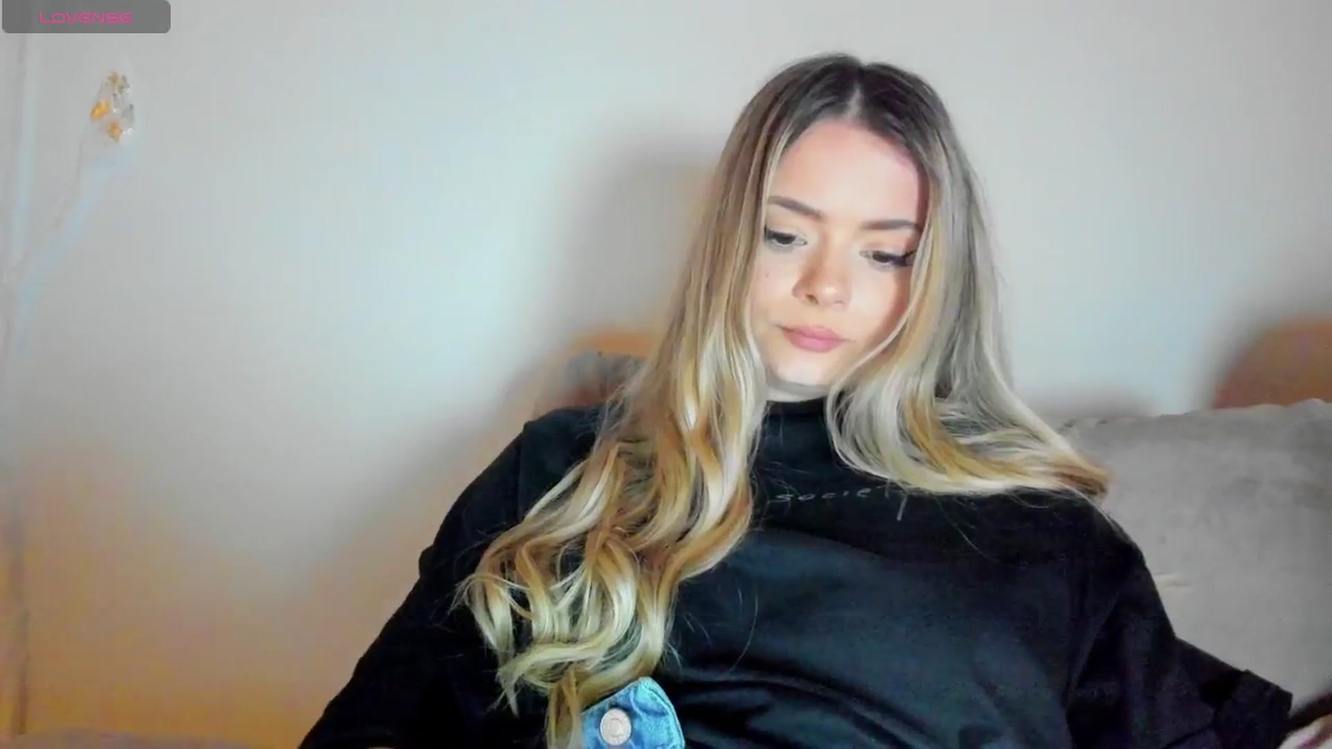 Gallery image thumbnail from Kailynn23's myfreecams stream on, 04/19/2026, 01:55 image 13 of 20