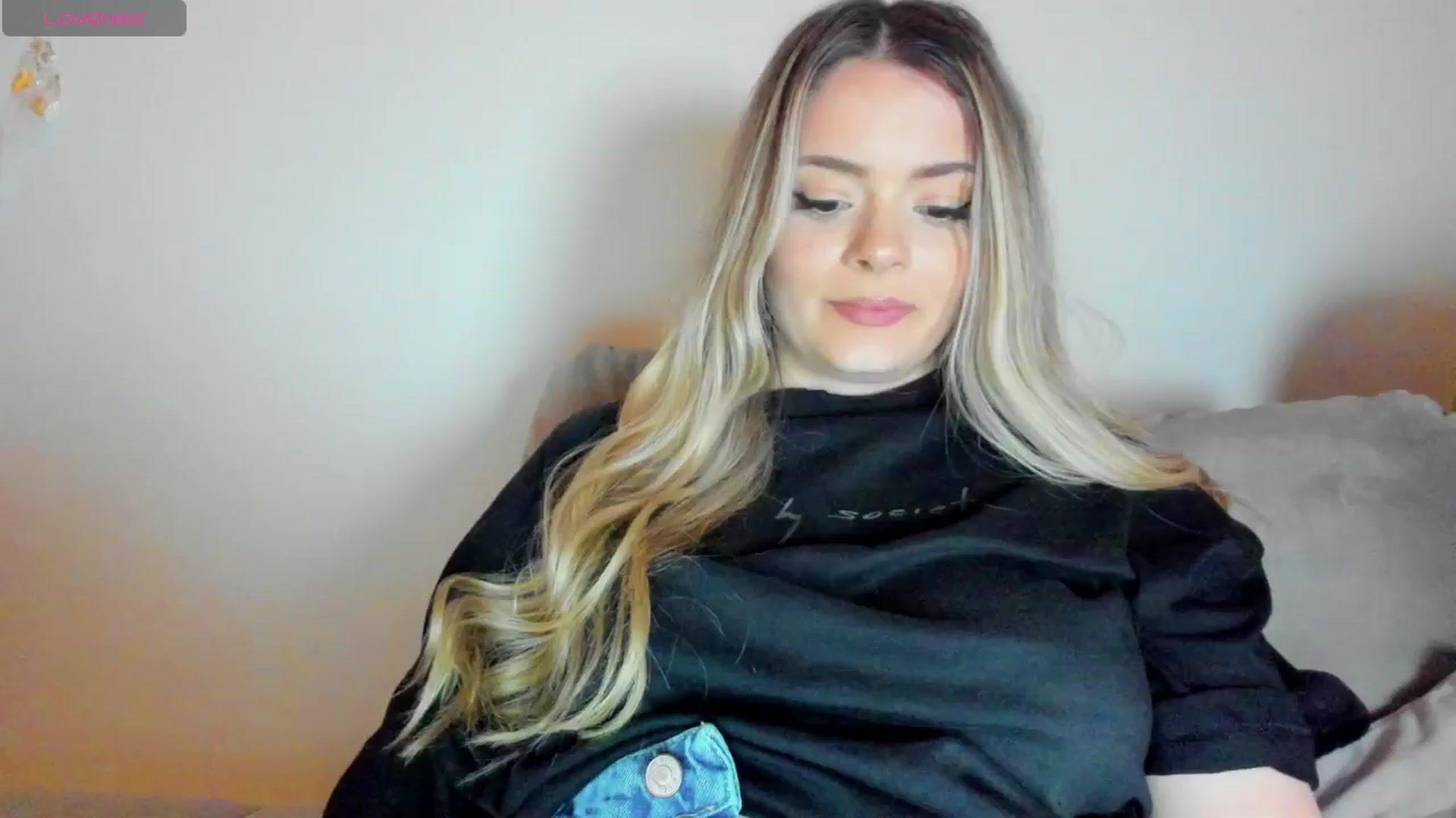 Gallery image thumbnail from Kailynn23's myfreecams stream on, 04/19/2026, 01:55 image 1 of 20