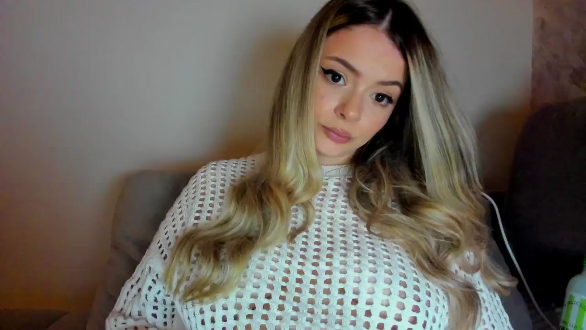Gallery image thumbnail from Kailynn23's myfreecams stream on, 04/19/2026, 23:10 image 5 of 20