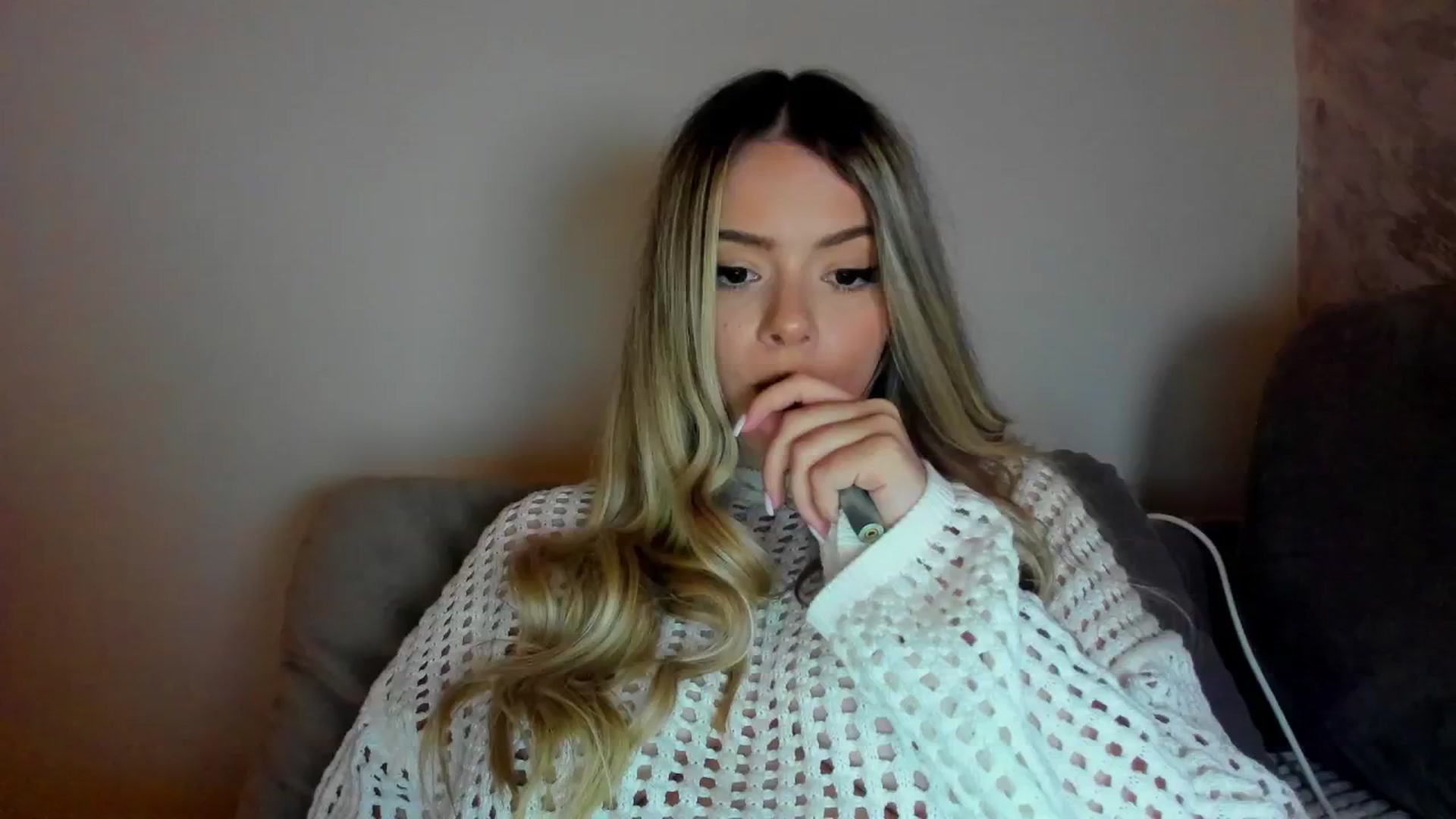 Gallery image thumbnail from Kailynn23's myfreecams stream on, 04/19/2026, 23:10 image 6 of 20