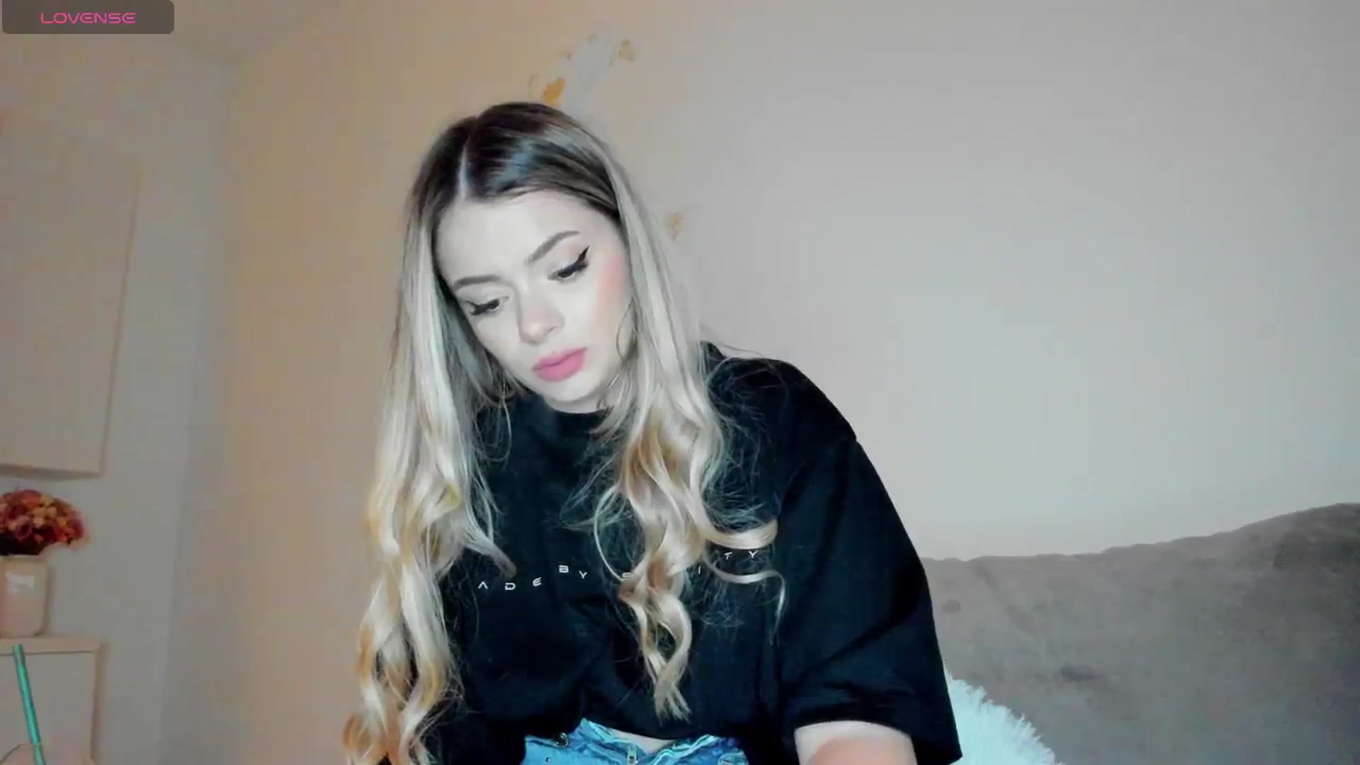 Gallery image thumbnail from Kailynn23's myfreecams stream on, 04/20/2026, 02:21 image 7 of 20