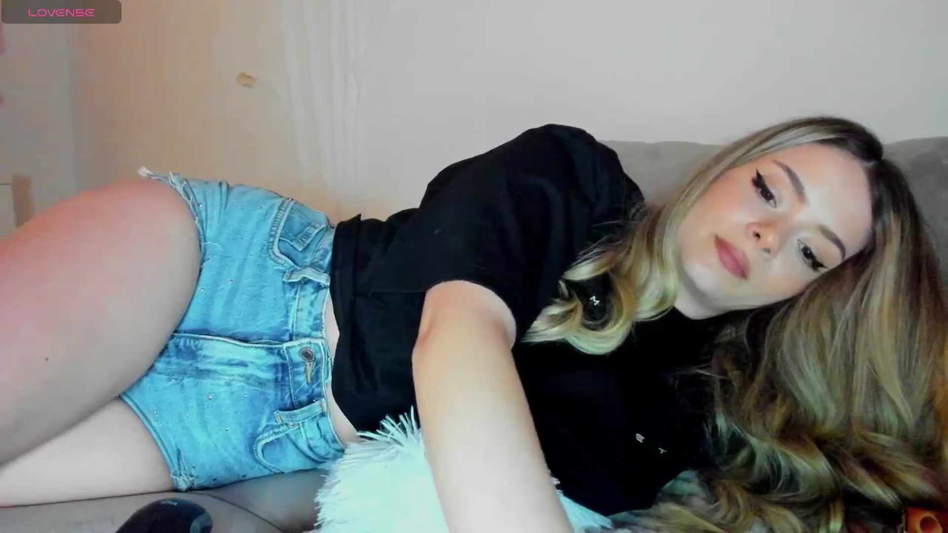 Gallery image thumbnail from Kailynn23's myfreecams stream on, 04/20/2026, 02:21 image 11 of 20