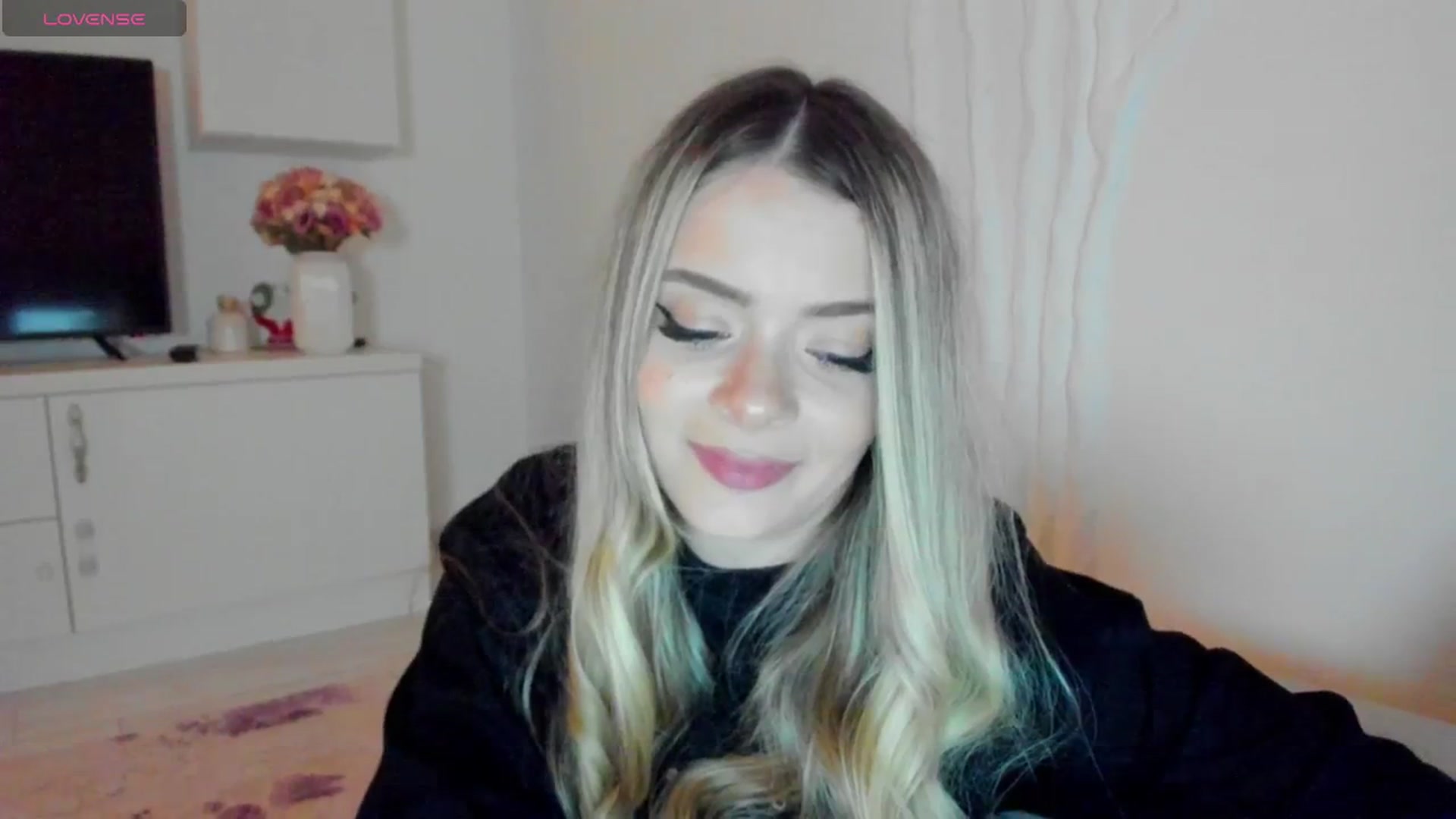 Gallery image thumbnail from Kailynn23's myfreecams stream on, 04/20/2026, 02:21 image 13 of 20