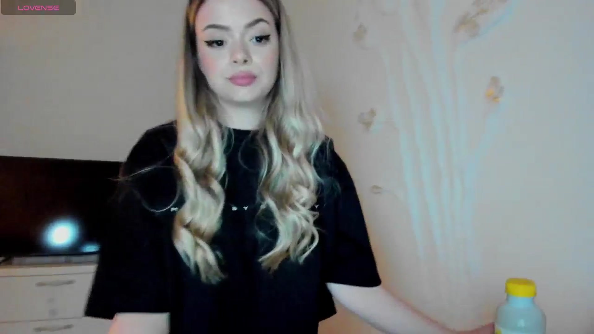Gallery image thumbnail from Kailynn23's myfreecams stream on, 04/20/2026, 02:21 image 12 of 20