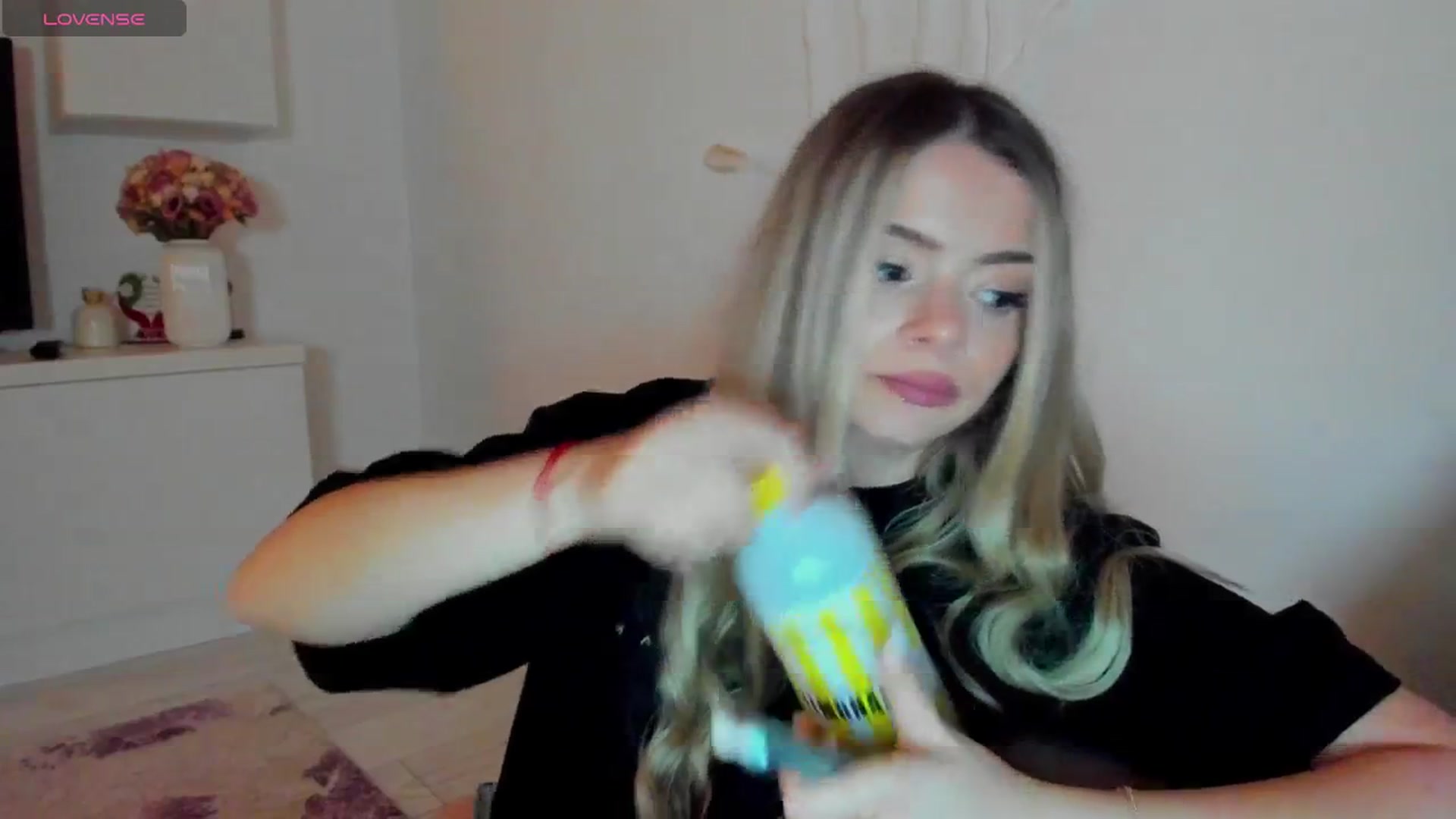 Gallery image thumbnail from Kailynn23's myfreecams stream on, 04/20/2026, 02:21 image 18 of 20