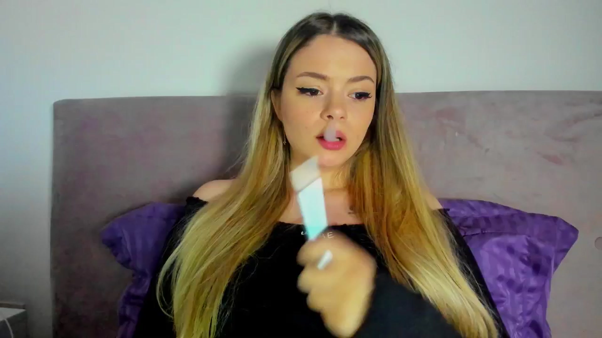 Gallery image thumbnail from Kailynn23's myfreecams stream on, 04/24/2026, 24:26 image 18 of 20