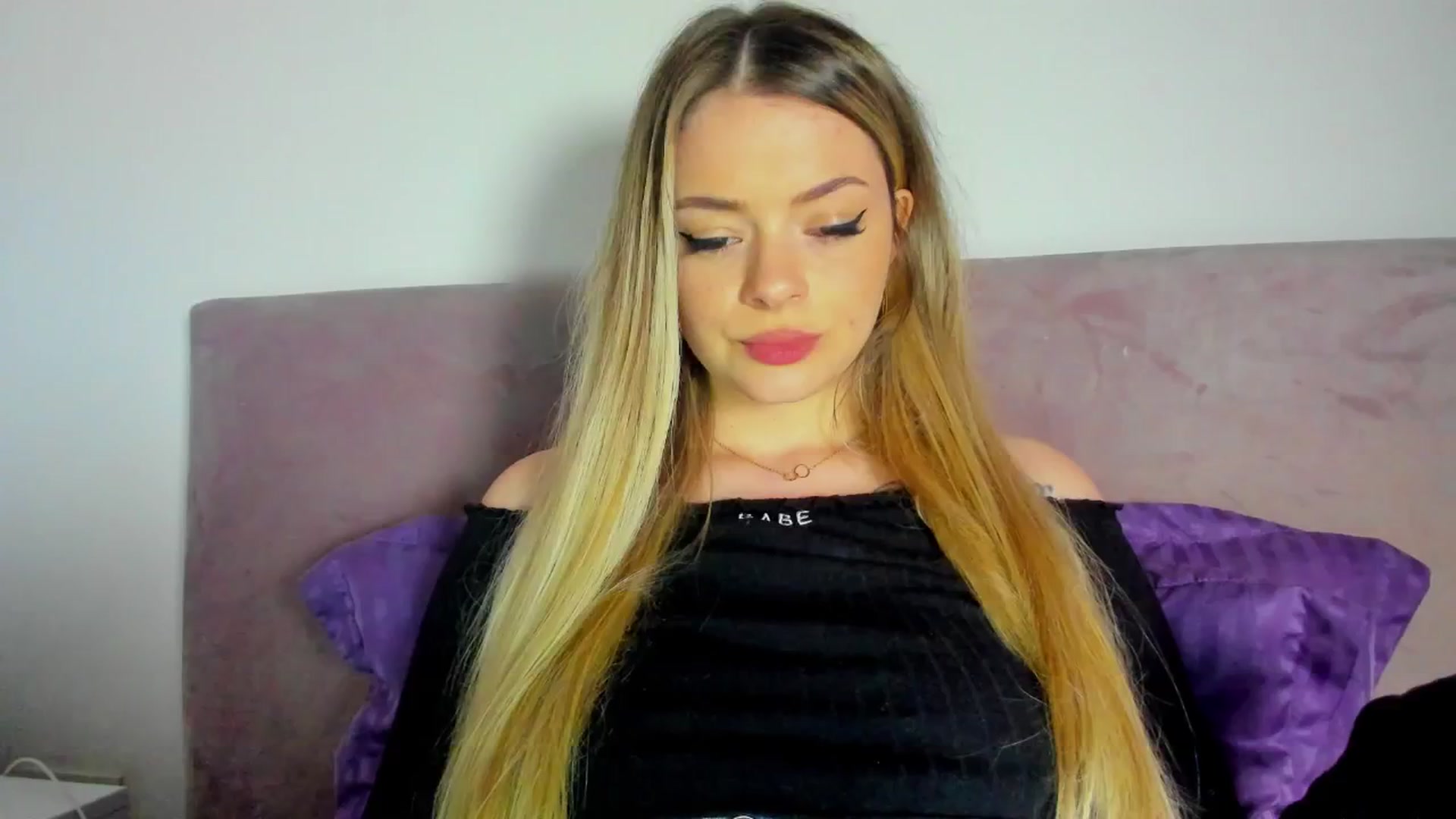 Gallery image thumbnail from Kailynn23's myfreecams stream on, 04/24/2026, 24:26 image 17 of 20