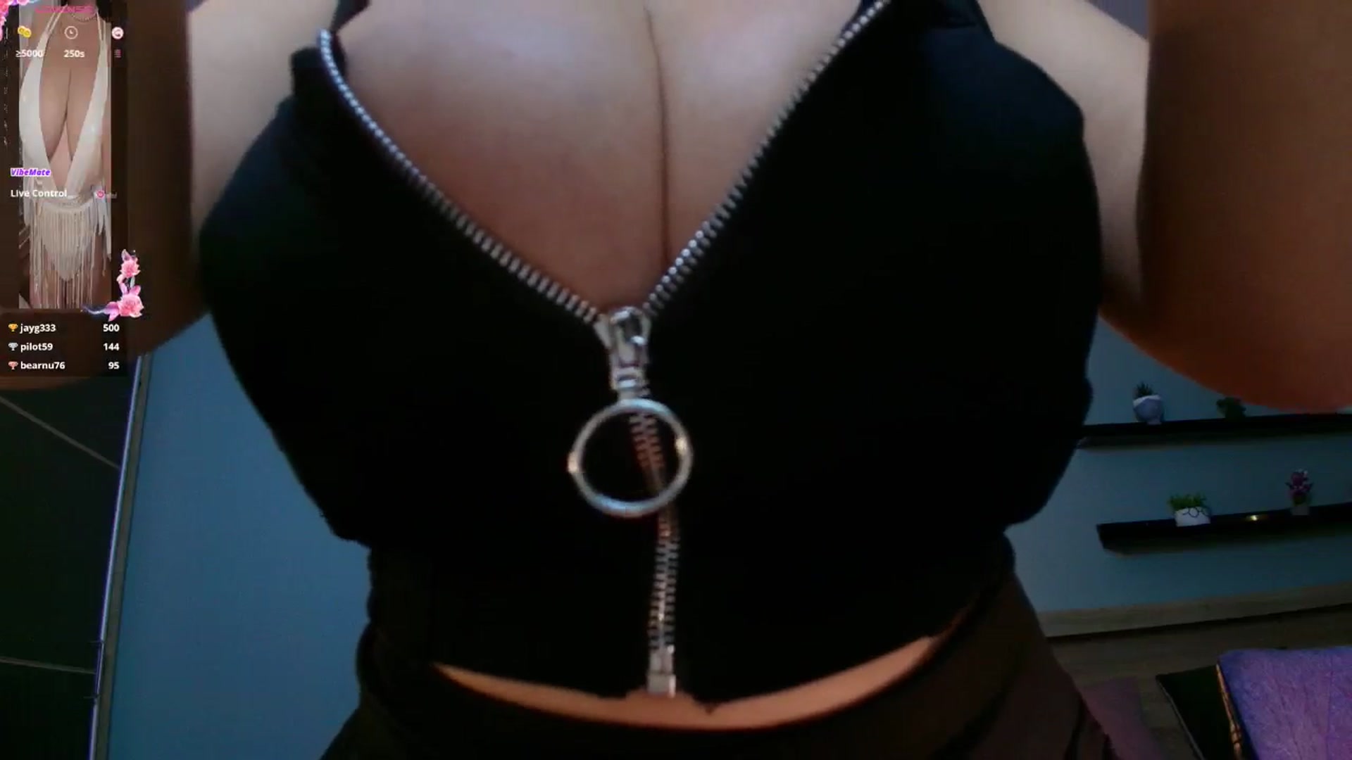 Gallery image thumbnail from KairaFantasy's myfreecams stream on, 01/20/2025, 24:00 image 15 of 20