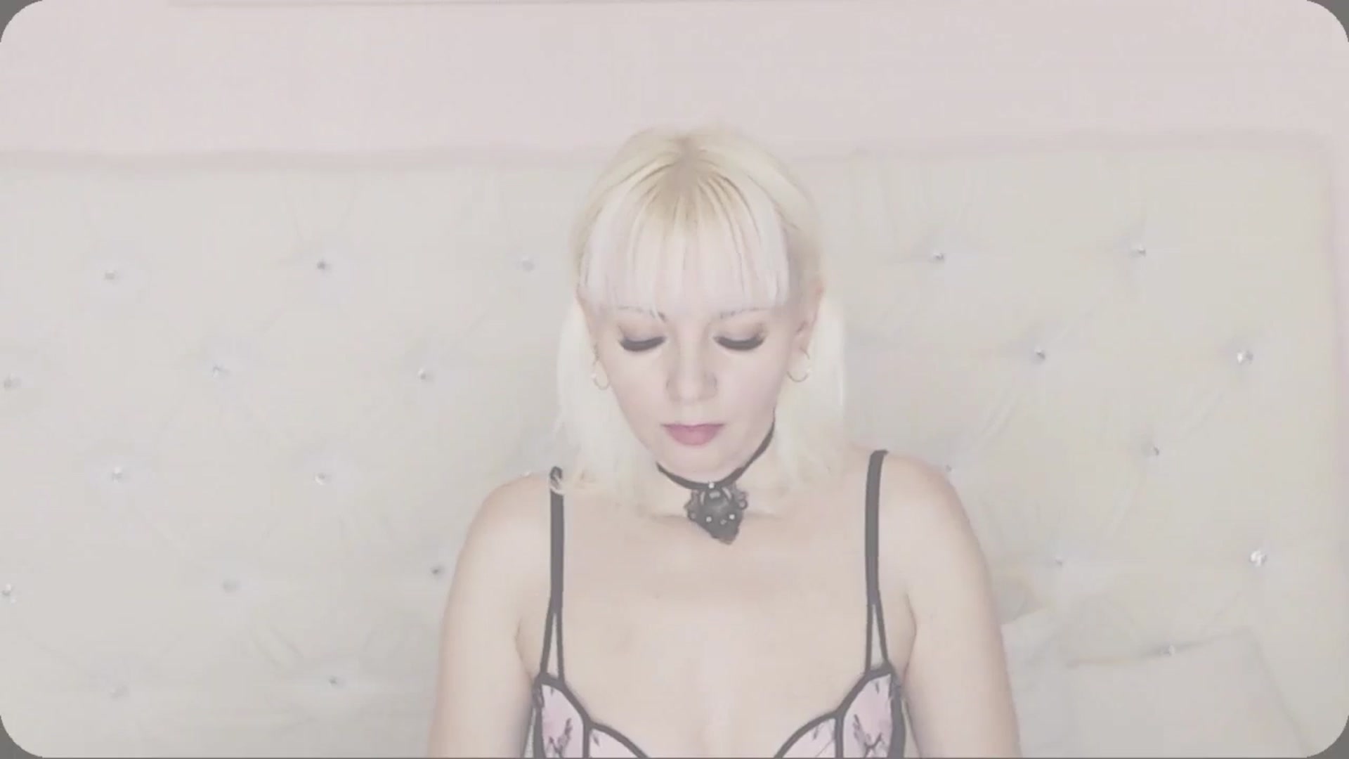 Gallery image thumbnail from Kaiserine's myfreecams stream on, 02/22/2024, 23:53 image 12 of 20