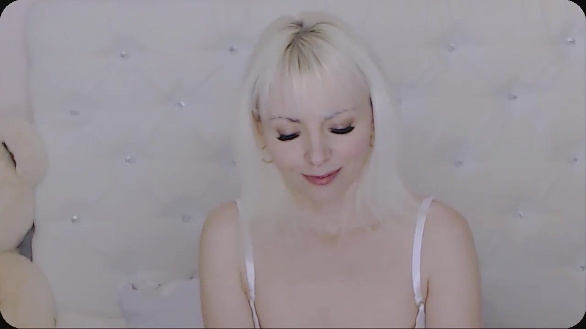 Gallery image thumbnail from Kaiserine's myfreecams stream on, 02/01/2025, 23:32 image 8 of 20