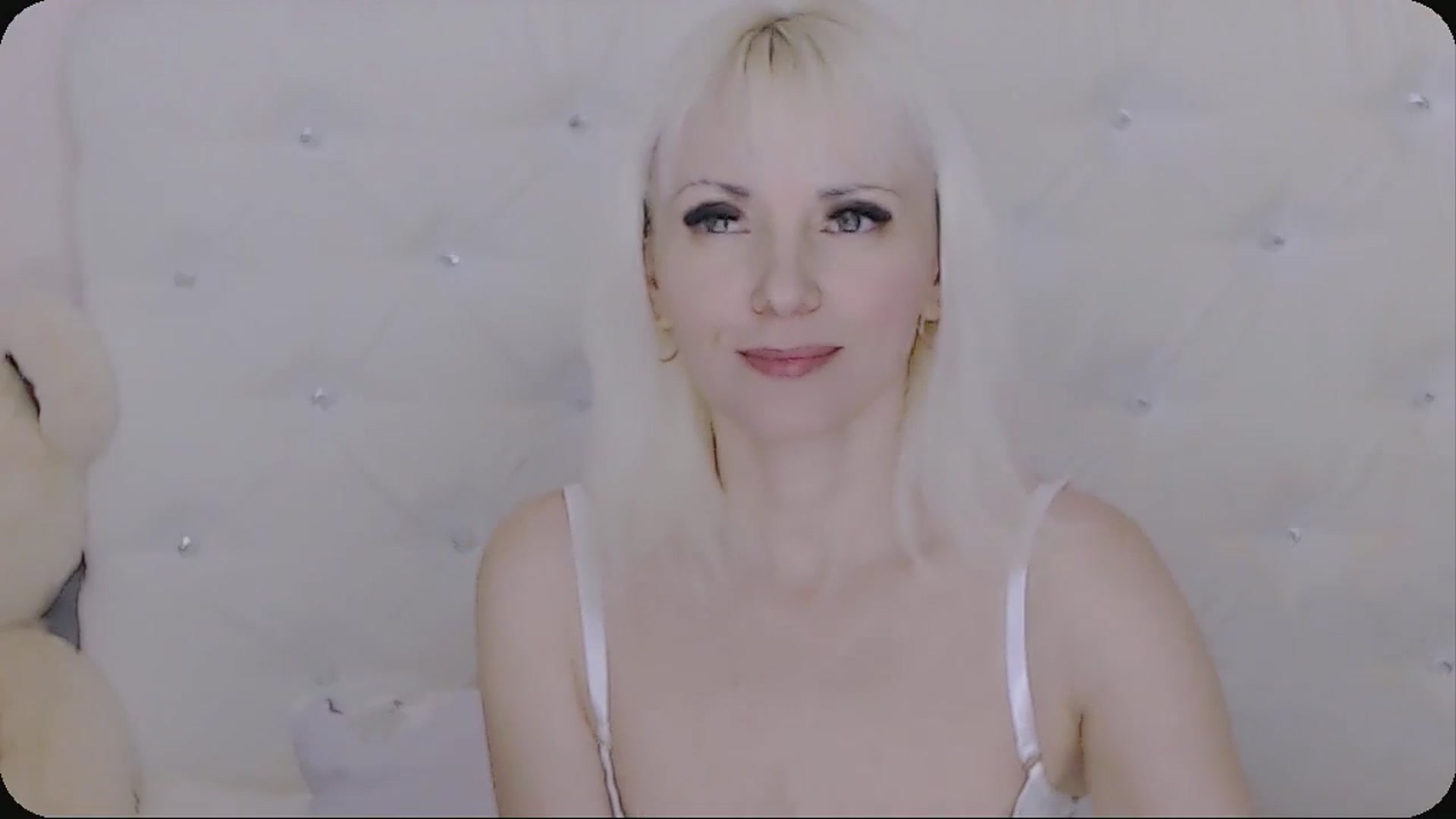 Gallery image thumbnail from Kaiserine's myfreecams stream on, 02/01/2025, 23:32 image 6 of 20