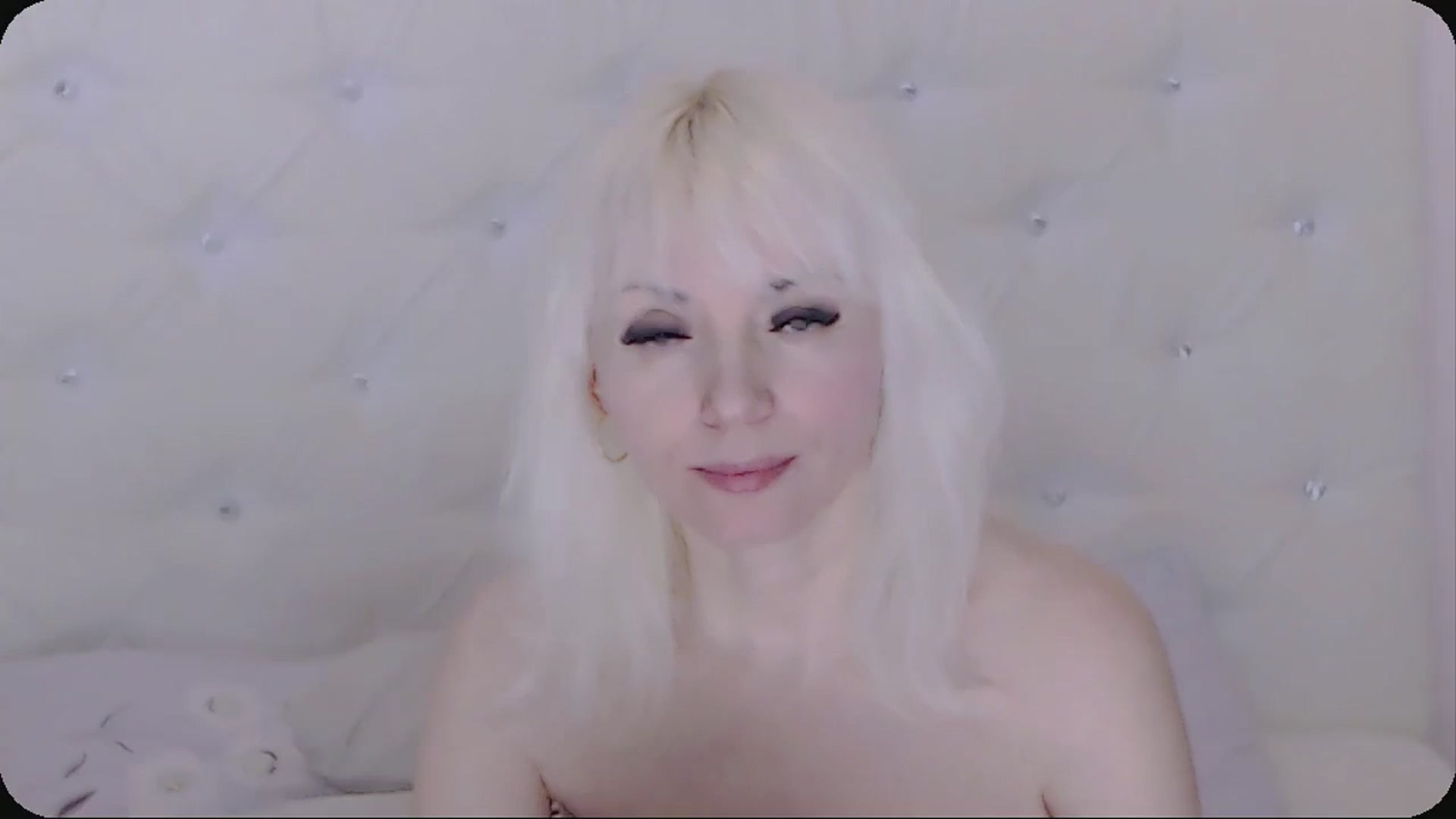 Gallery image thumbnail from Kaiserine's myfreecams stream on, 04/06/2025, 24:42 image 17 of 20