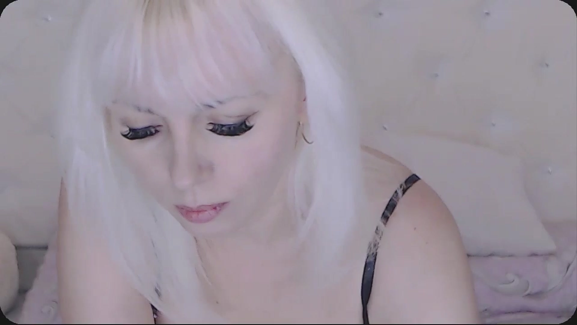 Gallery image thumbnail from Kaiserine's myfreecams stream on, 09/21/2025, 22:04 image 17 of 20
