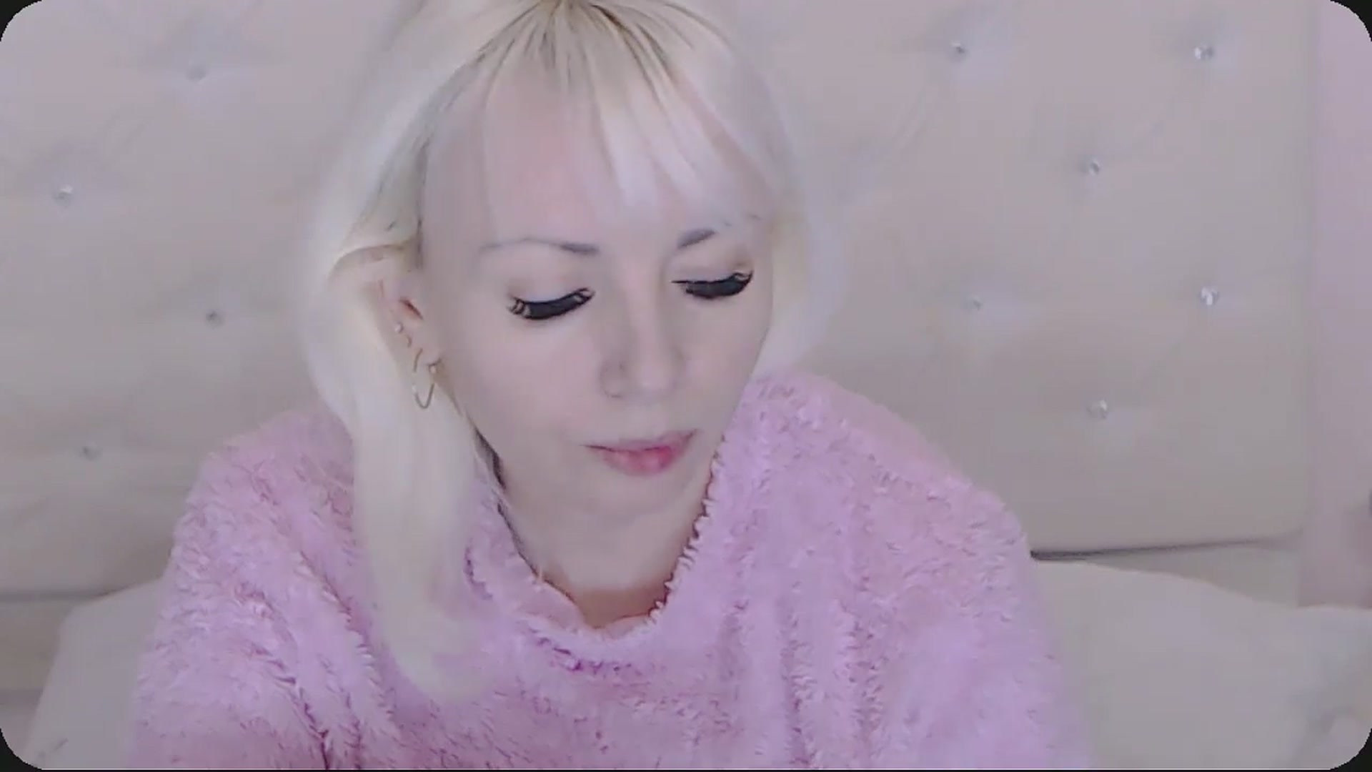 Gallery image thumbnail from Kaiserine's myfreecams stream on, 10/13/2025, 24:45 image 10 of 20