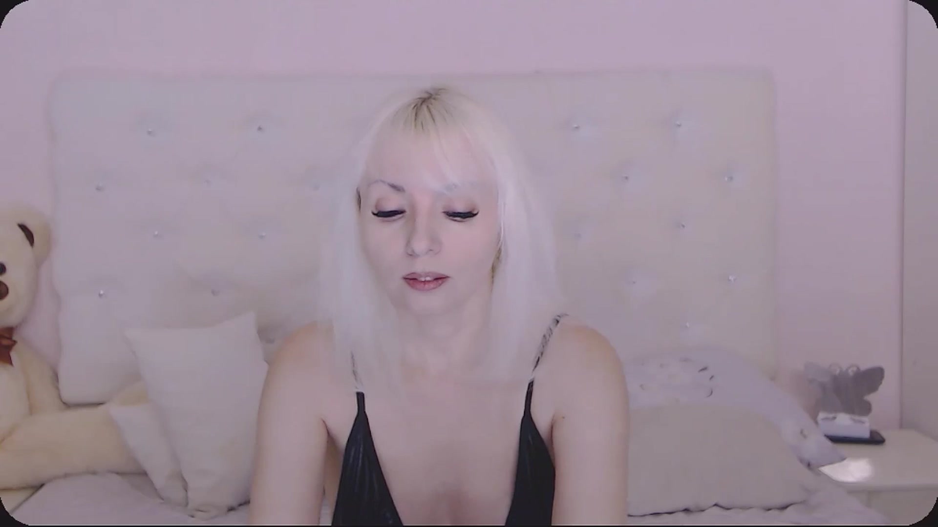 Gallery image thumbnail from Kaiserine's myfreecams stream on, 10/18/2025, 21:12 image 13 of 20