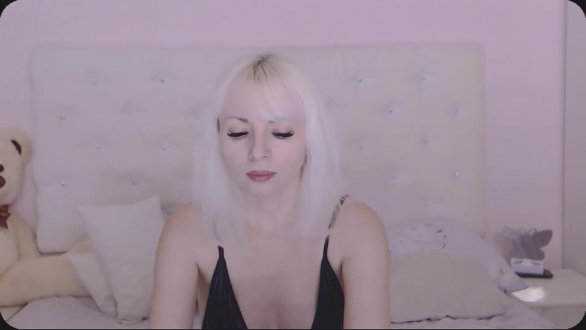Gallery image thumbnail from Kaiserine's myfreecams stream on, 10/18/2025, 21:12 image 12 of 20