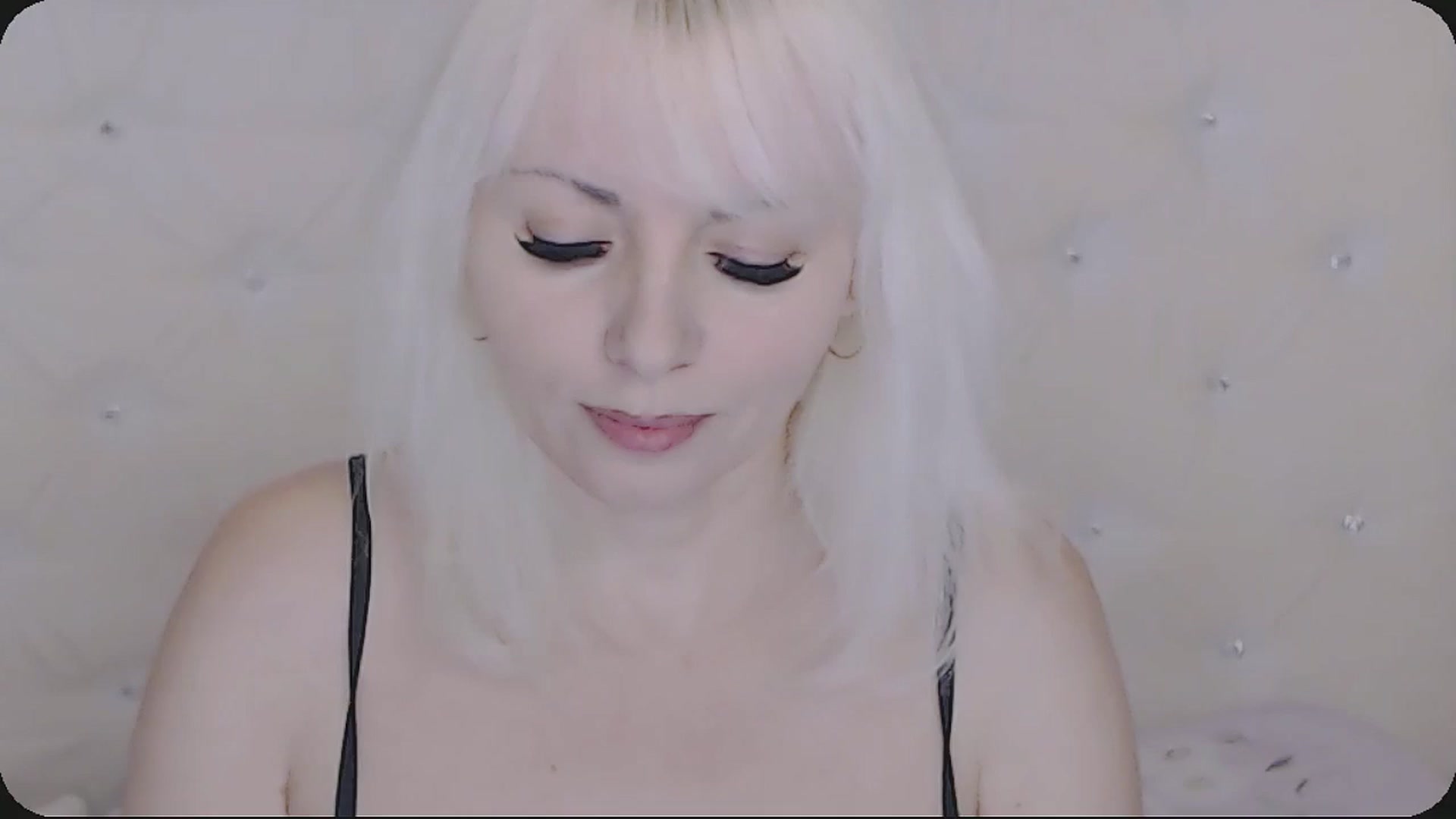 Gallery image thumbnail from Kaiserine's myfreecams stream on, 10/18/2025, 22:39 image 11 of 20