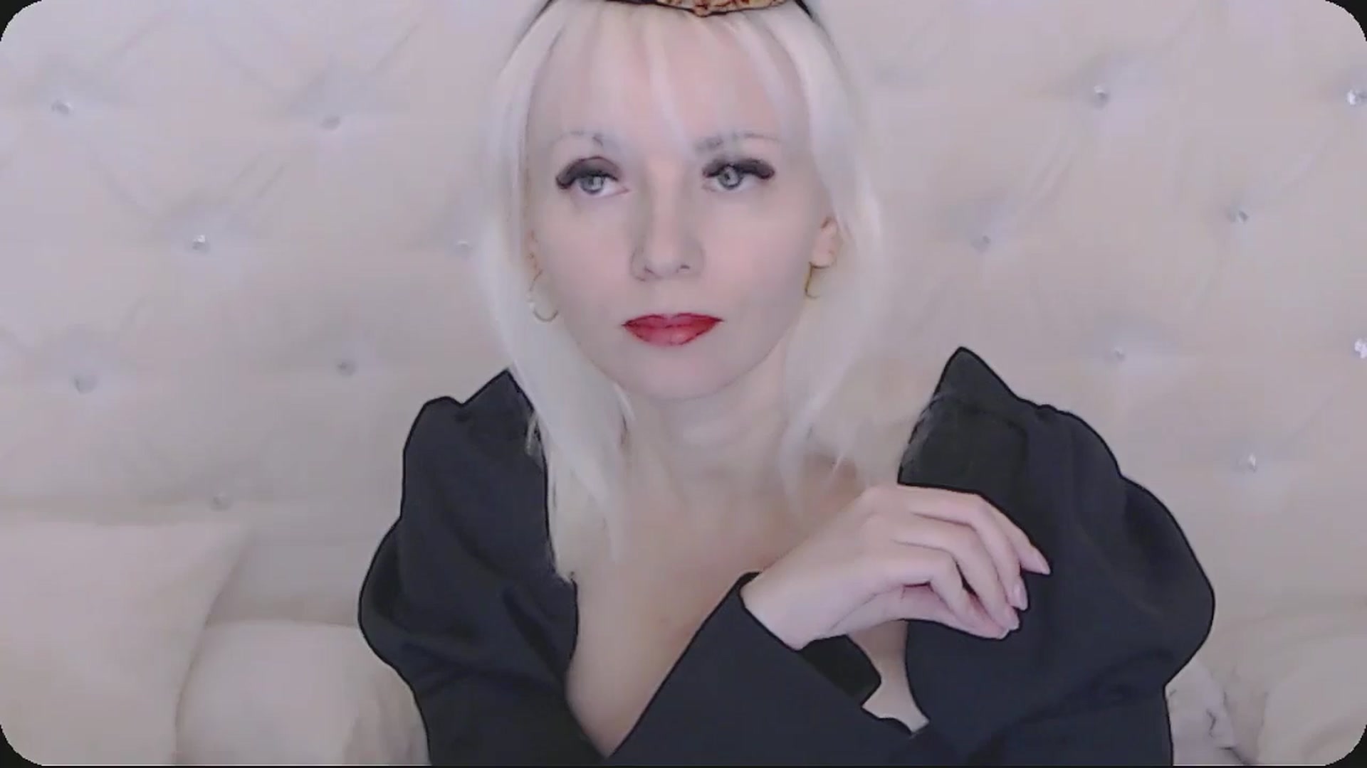 Gallery image thumbnail from Kaiserine's myfreecams stream on, 10/31/2025, 24:04 image 10 of 20