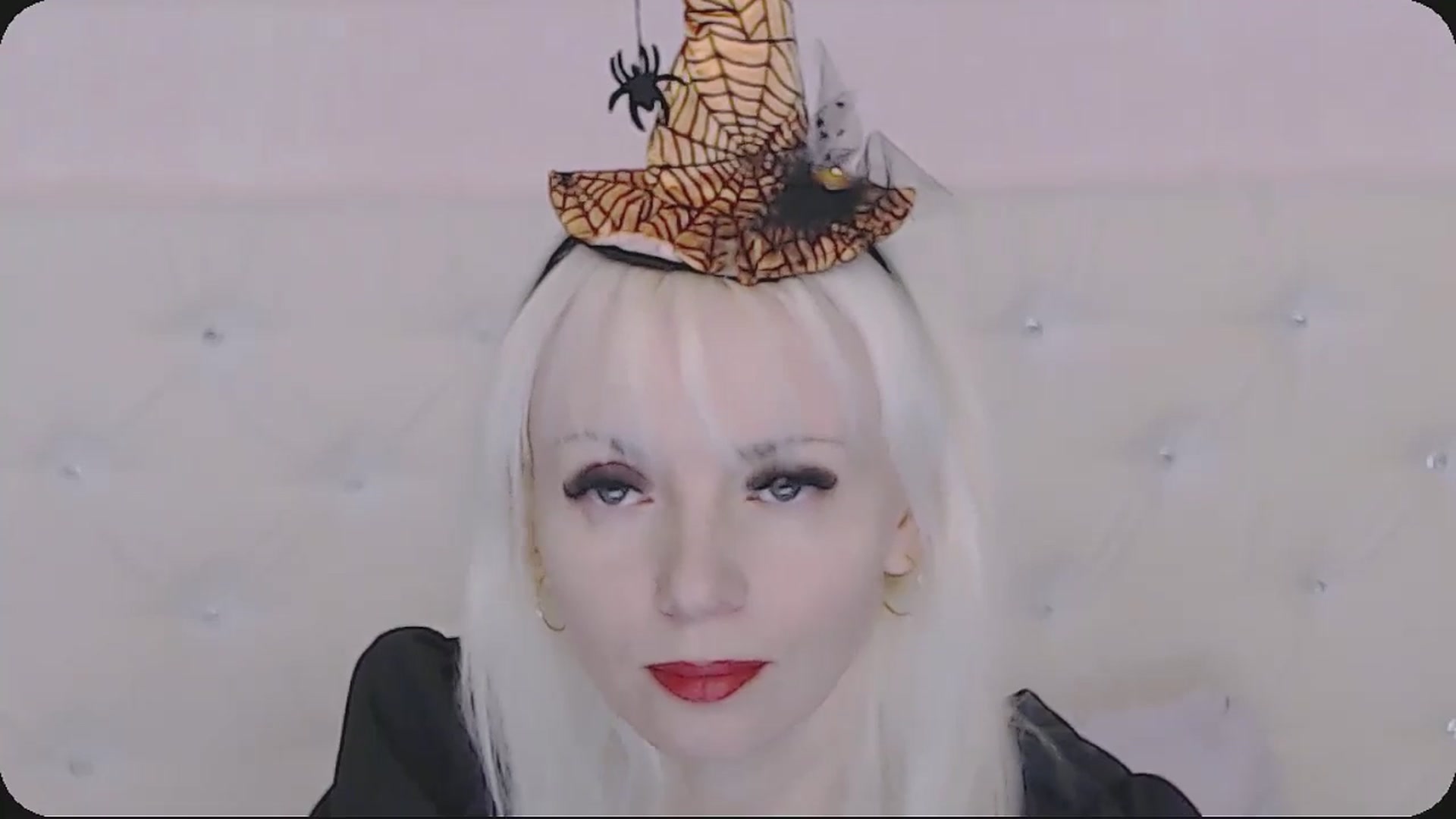 Gallery image thumbnail from Kaiserine's myfreecams stream on, 10/31/2025, 24:04 image 3 of 20