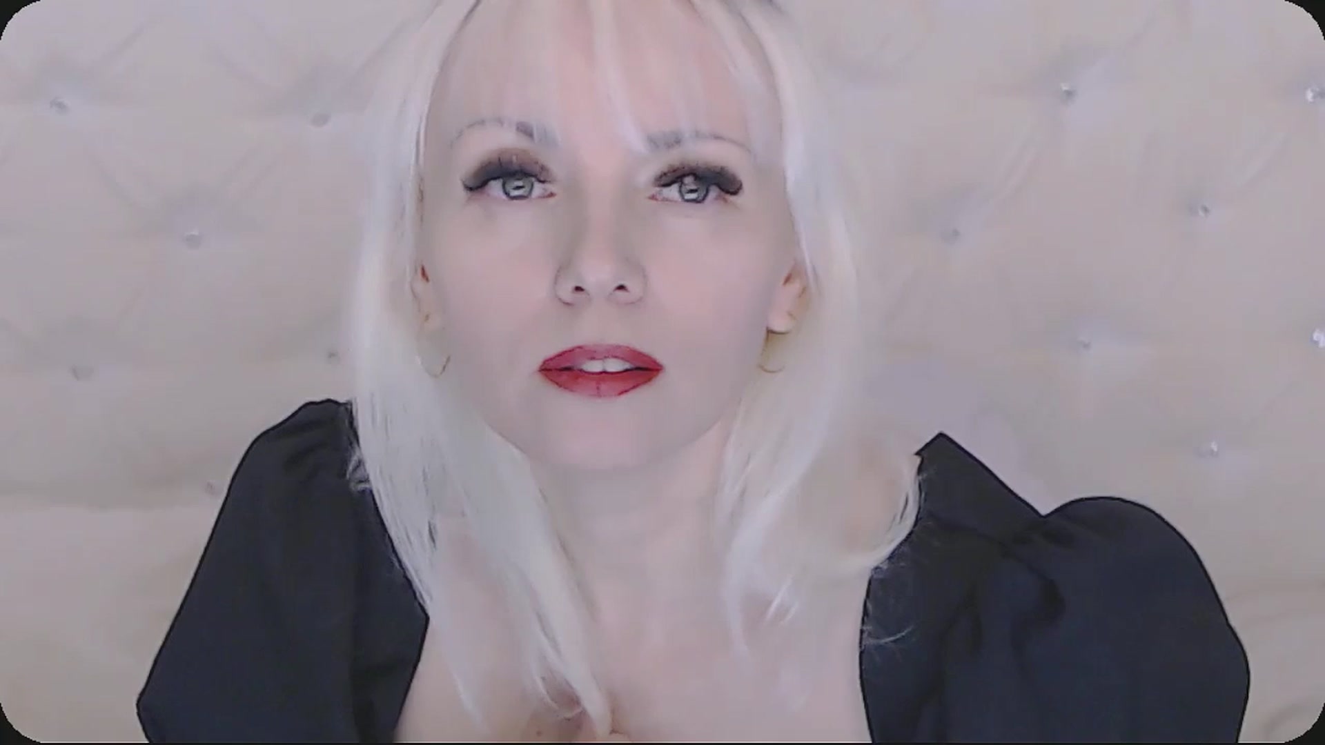 Gallery image thumbnail from Kaiserine's myfreecams stream on, 10/31/2025, 24:04 image 11 of 20
