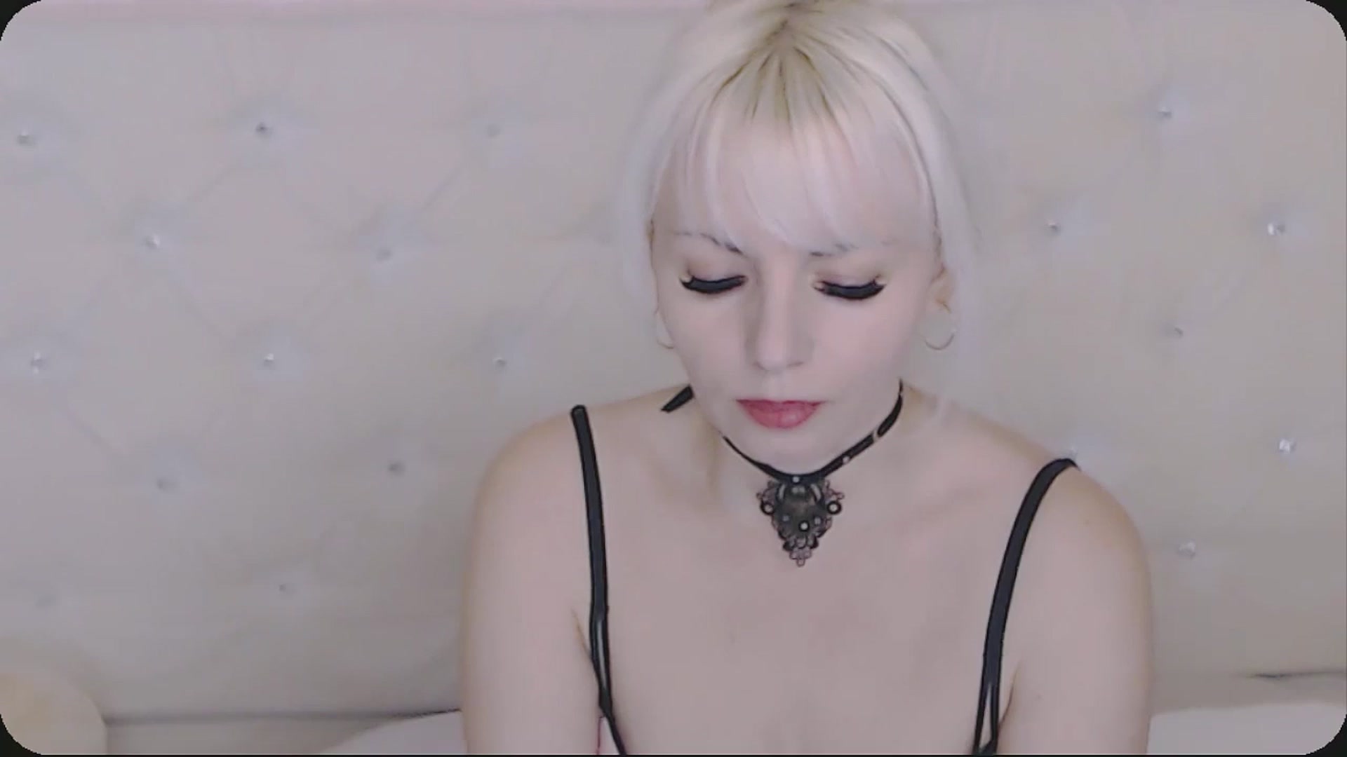 Gallery image thumbnail from Kaiserine's myfreecams stream on, 11/11/2025, 22:48 image 17 of 20