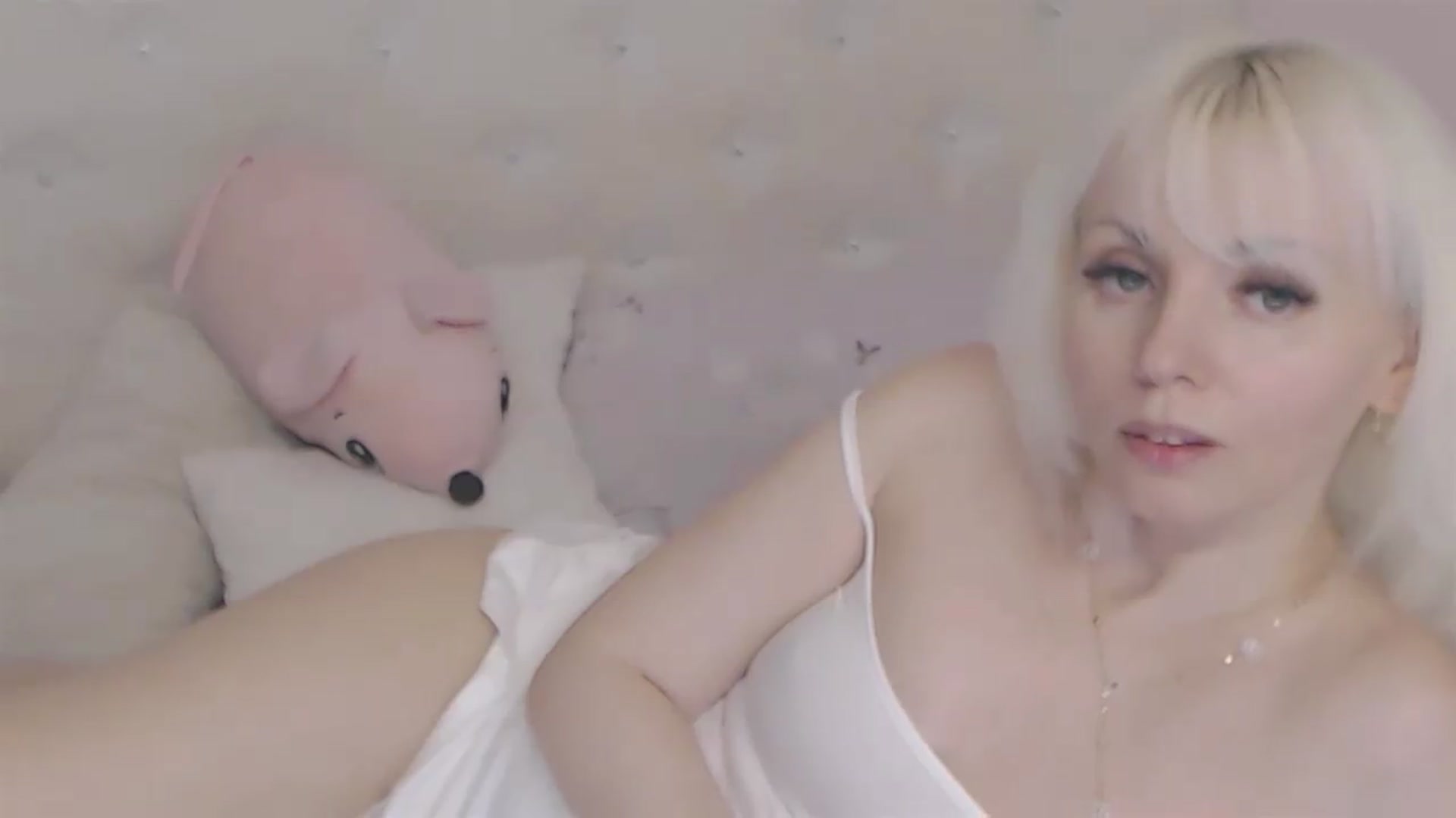 Gallery image thumbnail from Kaiserine's myfreecams stream on, 06/29/2026, 24:08 image 15 of 20