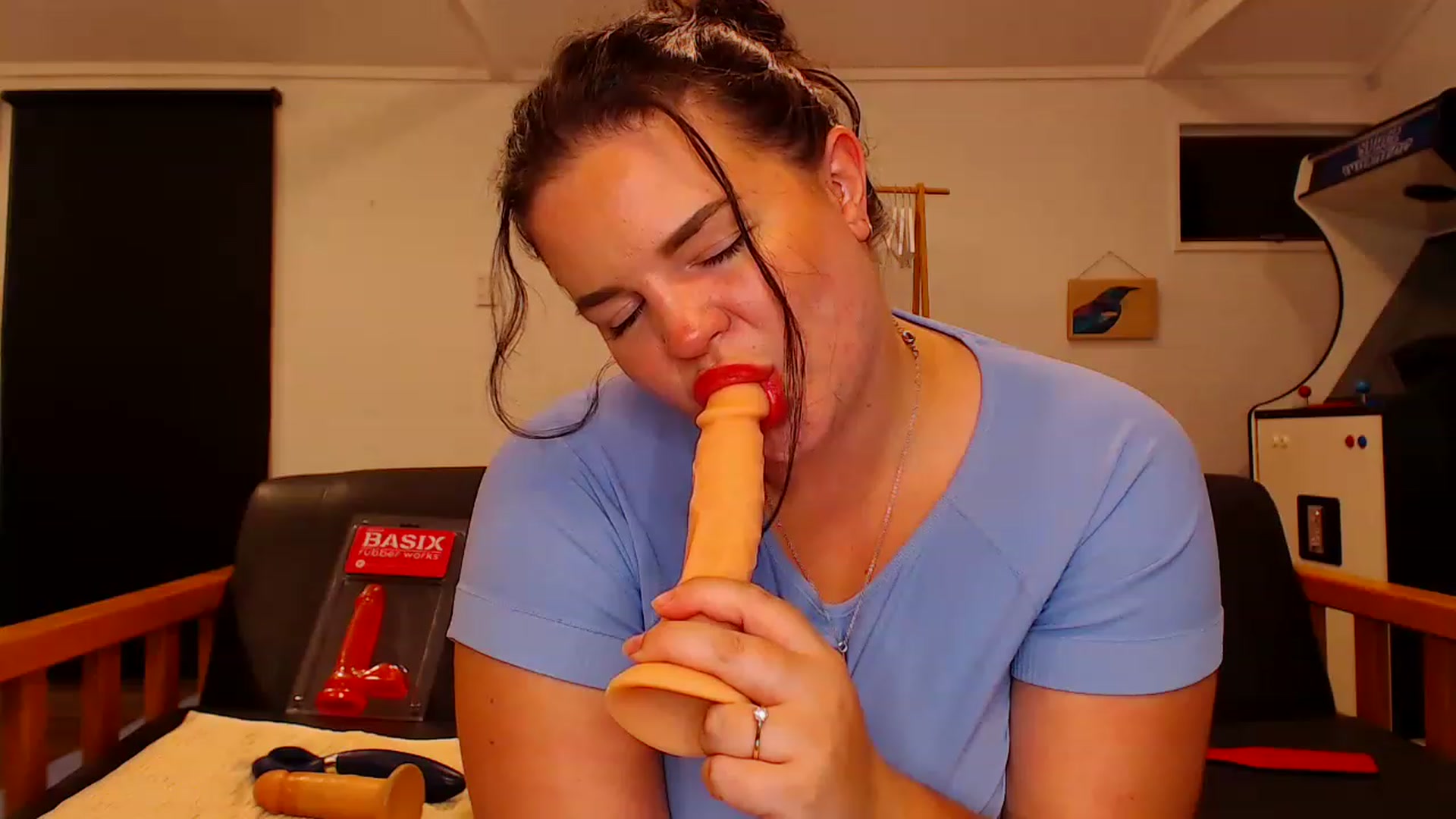 Gallery image thumbnail from Kaitlyn_xox's myfreecams stream on, 03/20/2023, 10:45 image 3 of 20