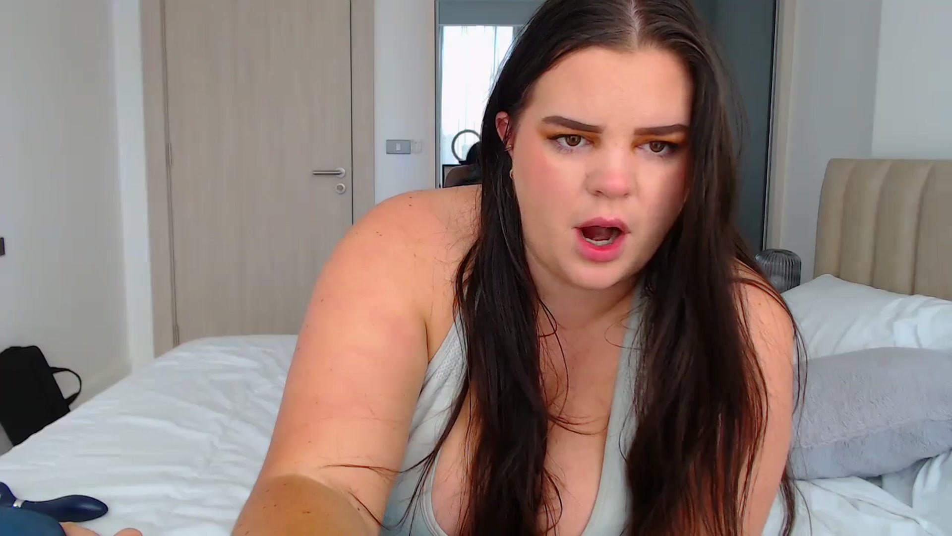 Gallery image thumbnail from Kaitlyn_xox's myfreecams stream on, 10/11/2023, 07:51 image 18 of 20