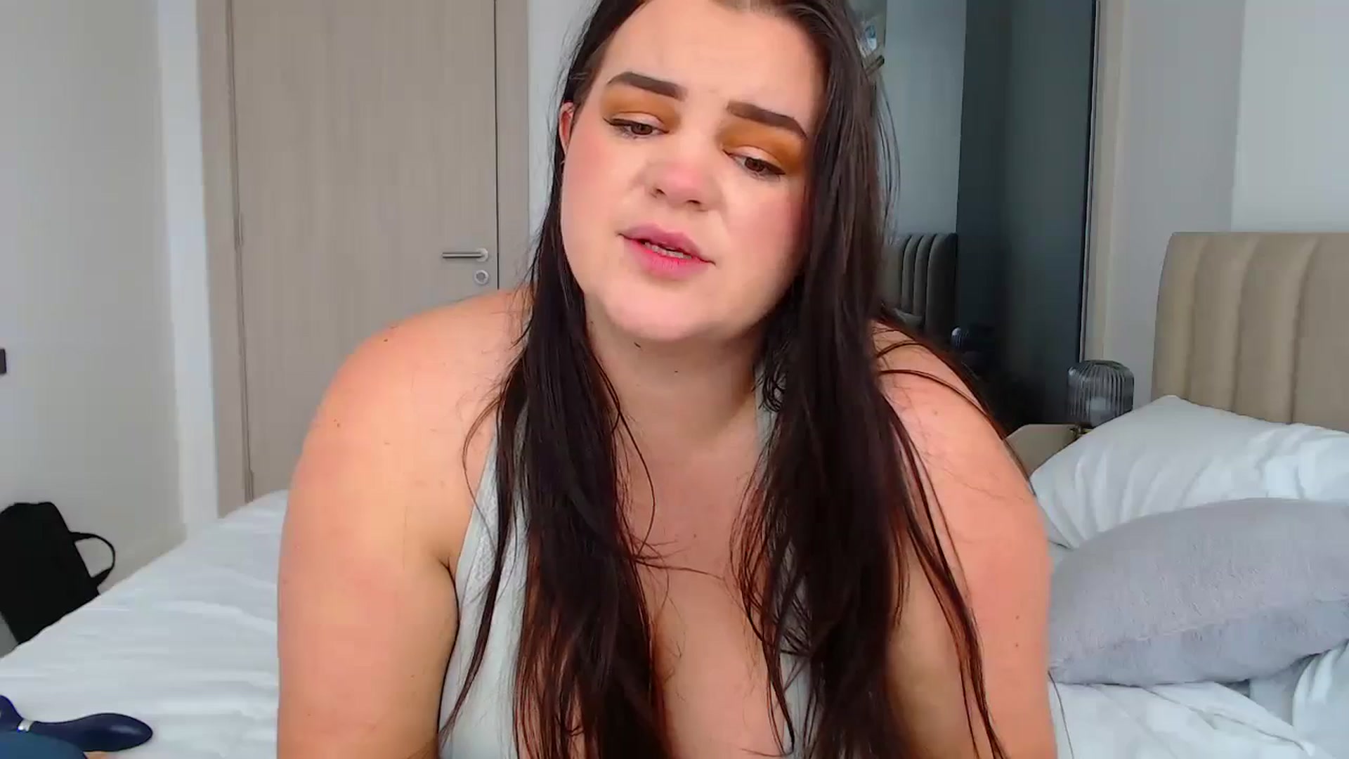 Gallery image thumbnail from Kaitlyn_xox's myfreecams stream on, 10/11/2023, 07:51 image 16 of 20