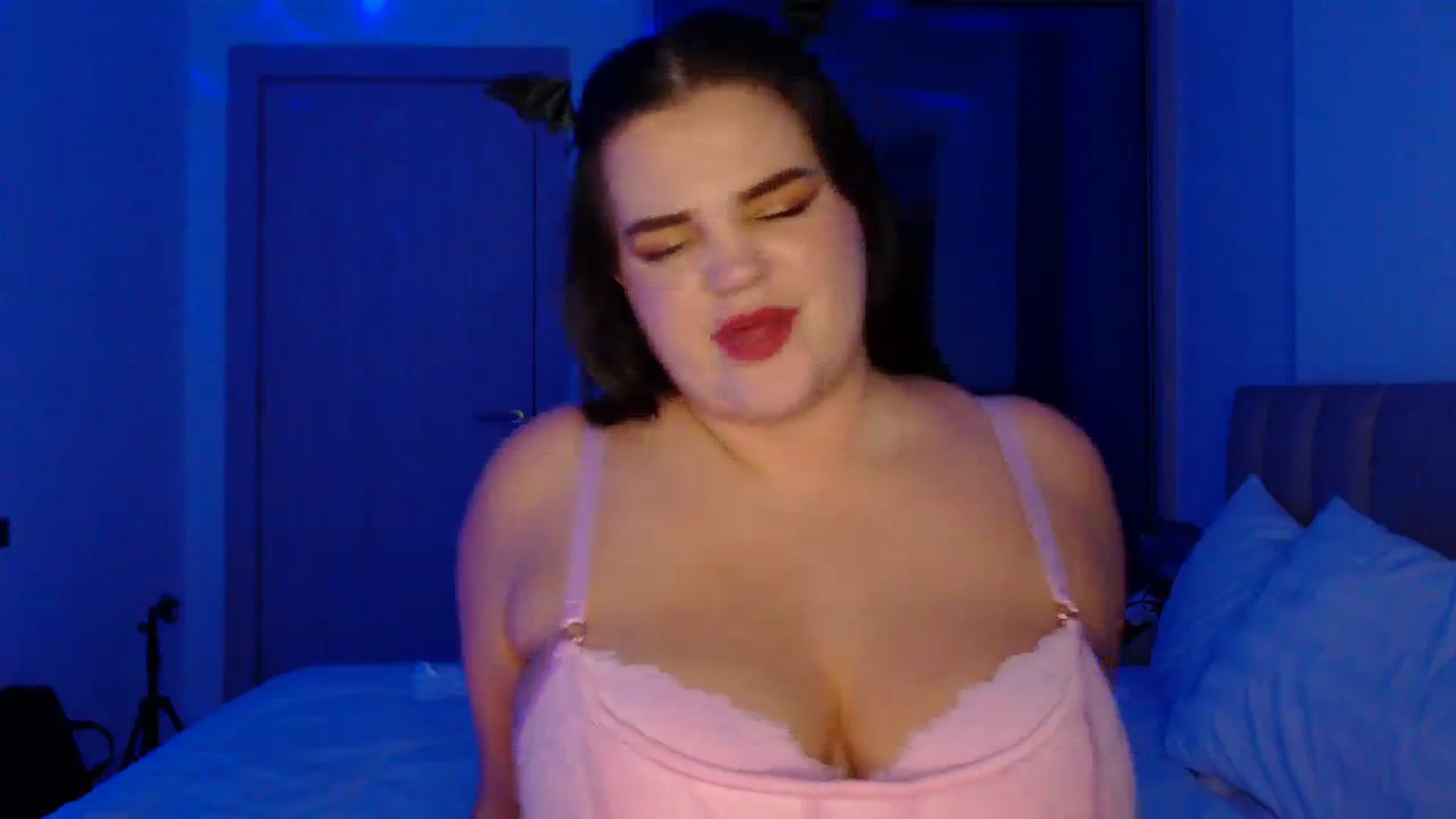 Gallery image thumbnail from Kaitlyn_xox's myfreecams stream on, 10/13/2023, 13:55 image 12 of 20