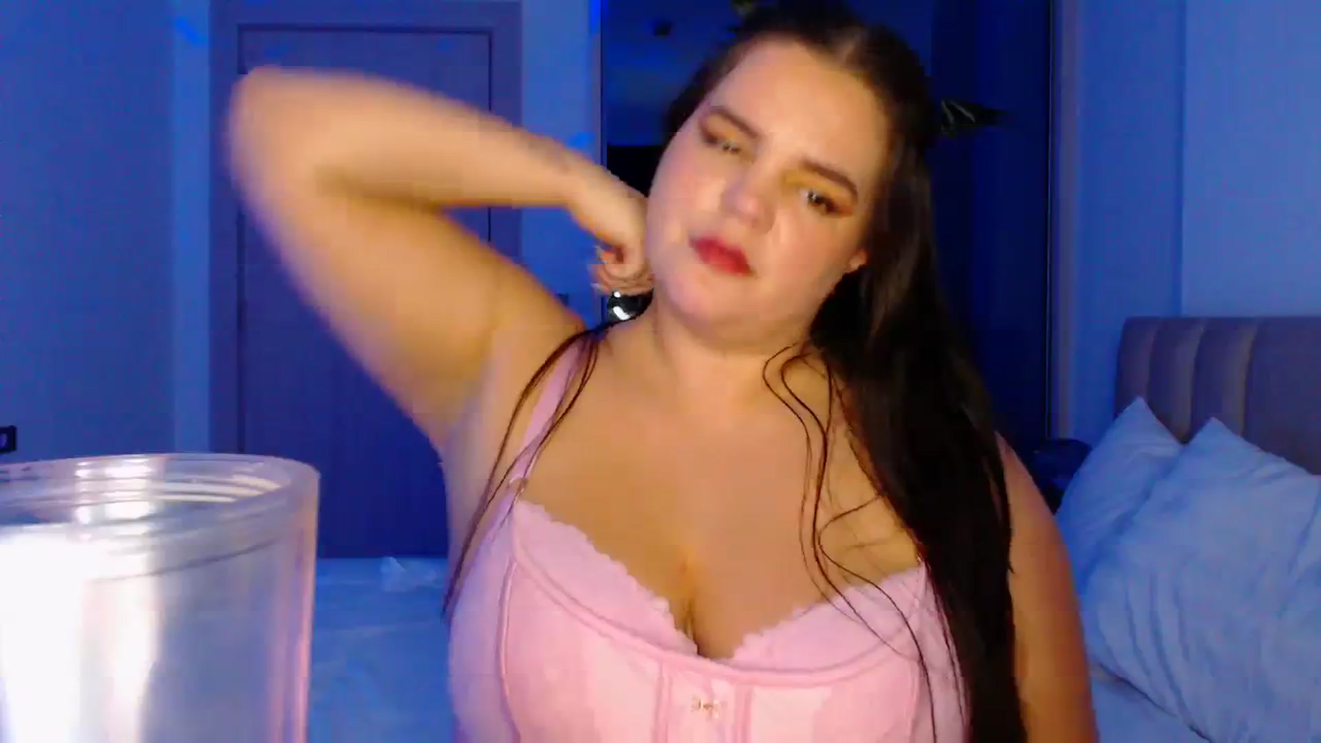 Gallery image thumbnail from Kaitlyn_xox's myfreecams stream on, 10/13/2023, 15:19 image 7 of 20