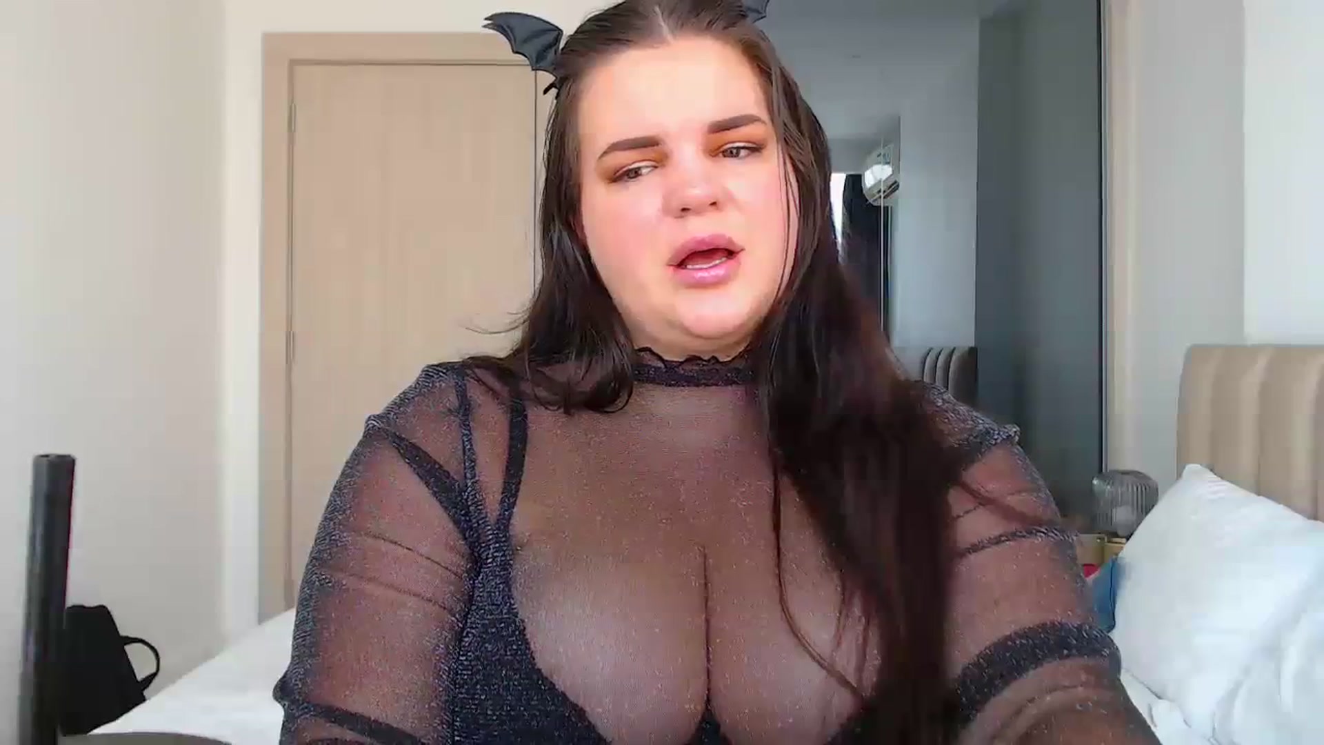 Gallery image thumbnail from Kaitlyn_xox's myfreecams stream on, 10/24/2023, 08:25 image 17 of 20