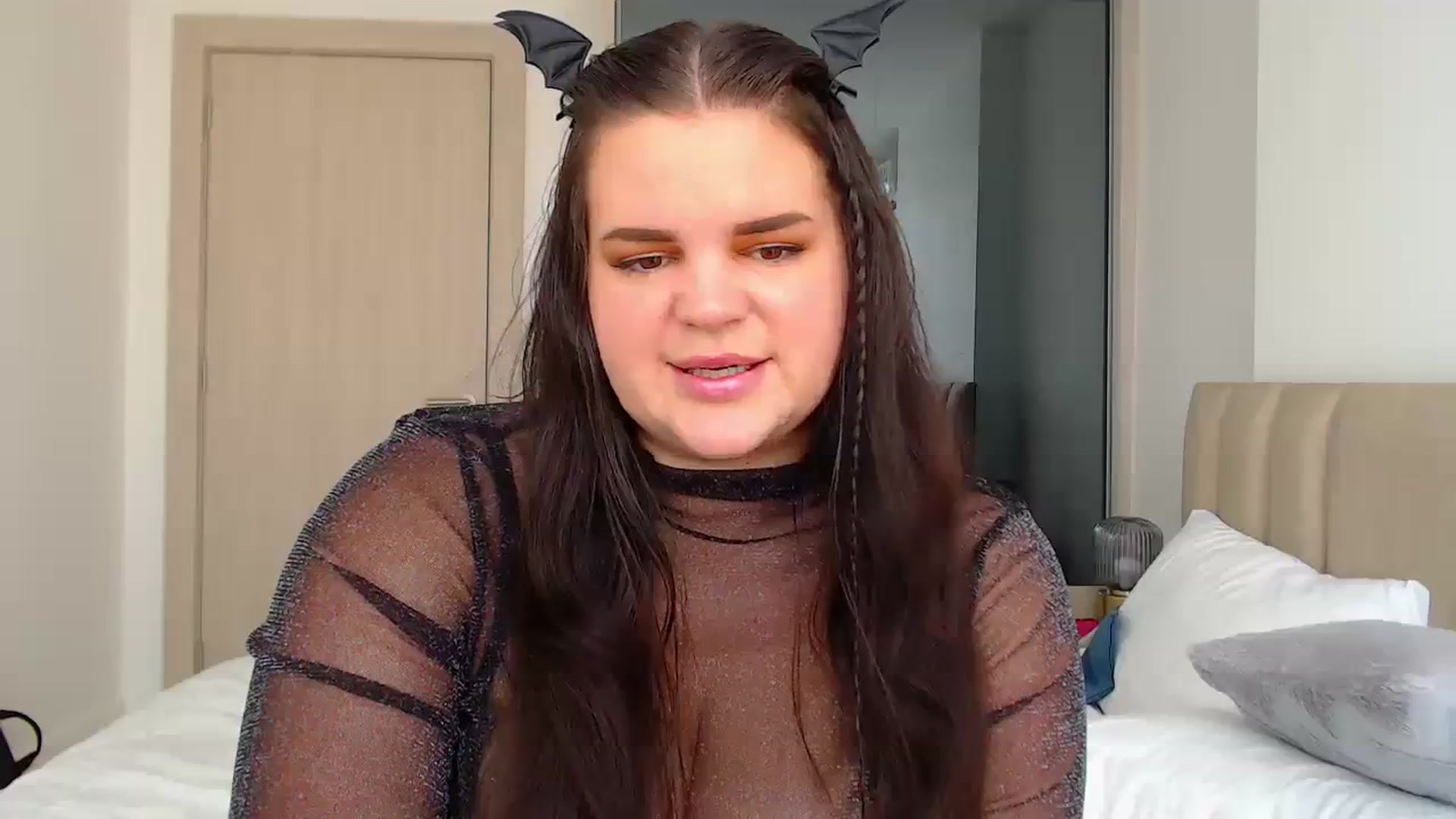 Gallery image thumbnail from Kaitlyn_xox's myfreecams stream on, 10/24/2023, 10:10 image 10 of 20