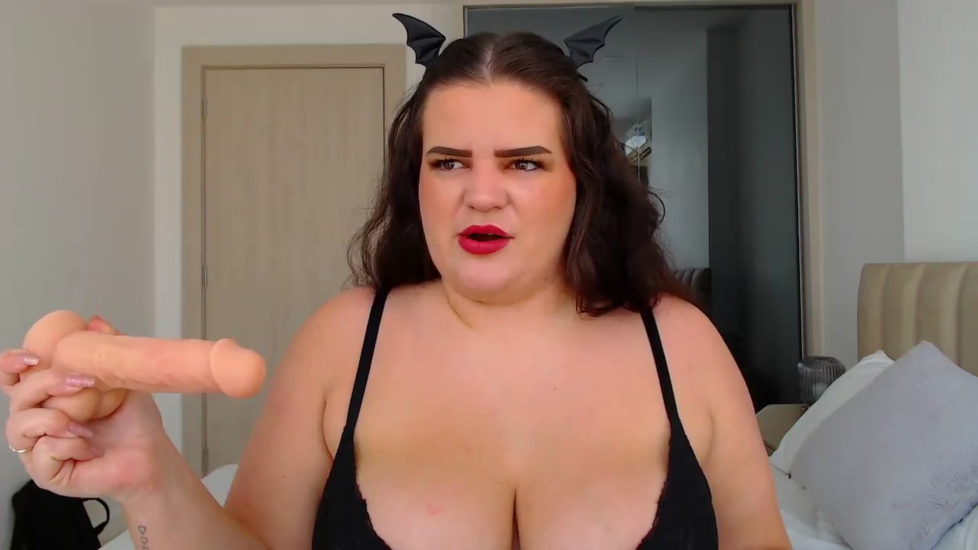 Gallery image thumbnail from Kaitlyn_xox's myfreecams stream on, 10/26/2023, 09:49 image 13 of 20