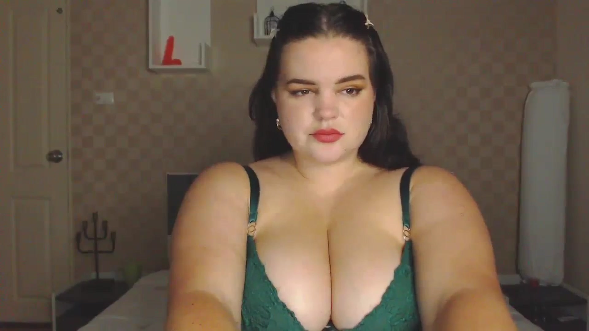 Gallery image thumbnail from Kaitlyn_xox's myfreecams stream on, 11/06/2023, 17:19 image 8 of 20