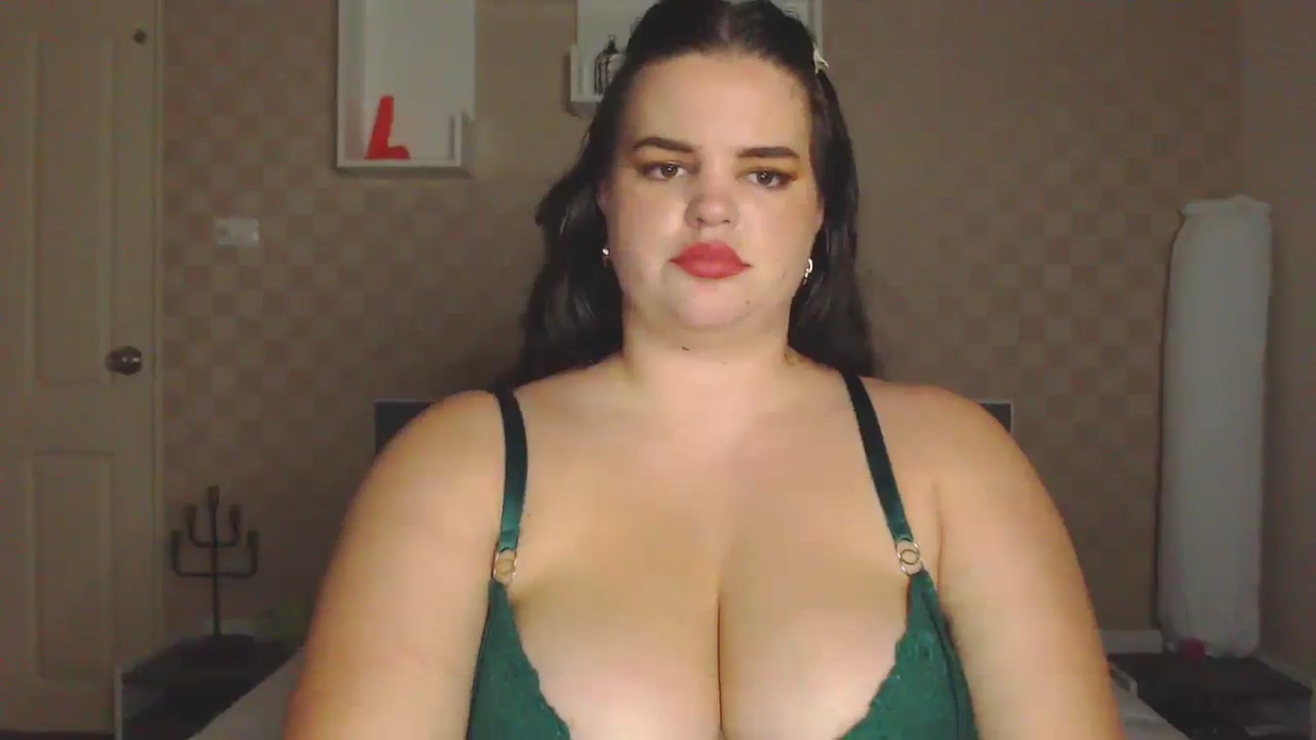 Gallery image thumbnail from Kaitlyn_xox's myfreecams stream on, 11/06/2023, 17:19 image 9 of 20