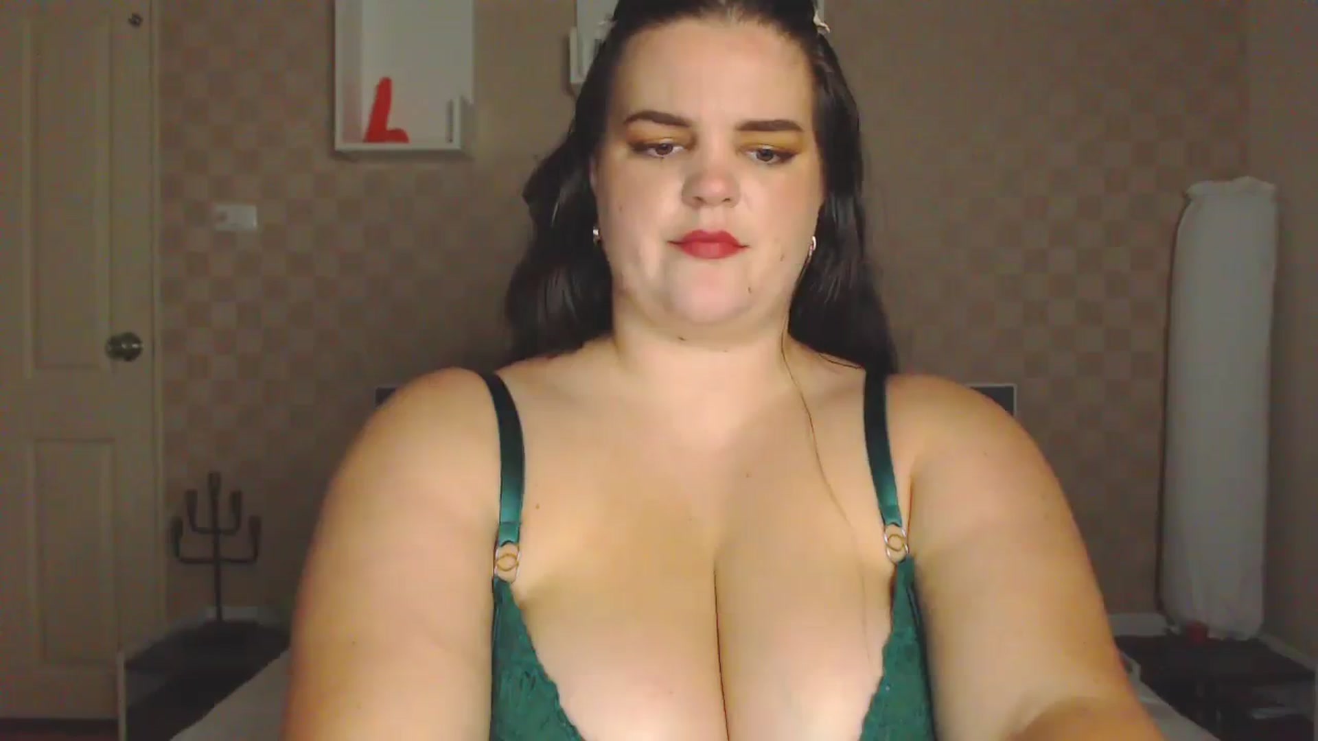 Gallery image thumbnail from Kaitlyn_xox's myfreecams stream on, 11/06/2023, 17:19 image 13 of 20
