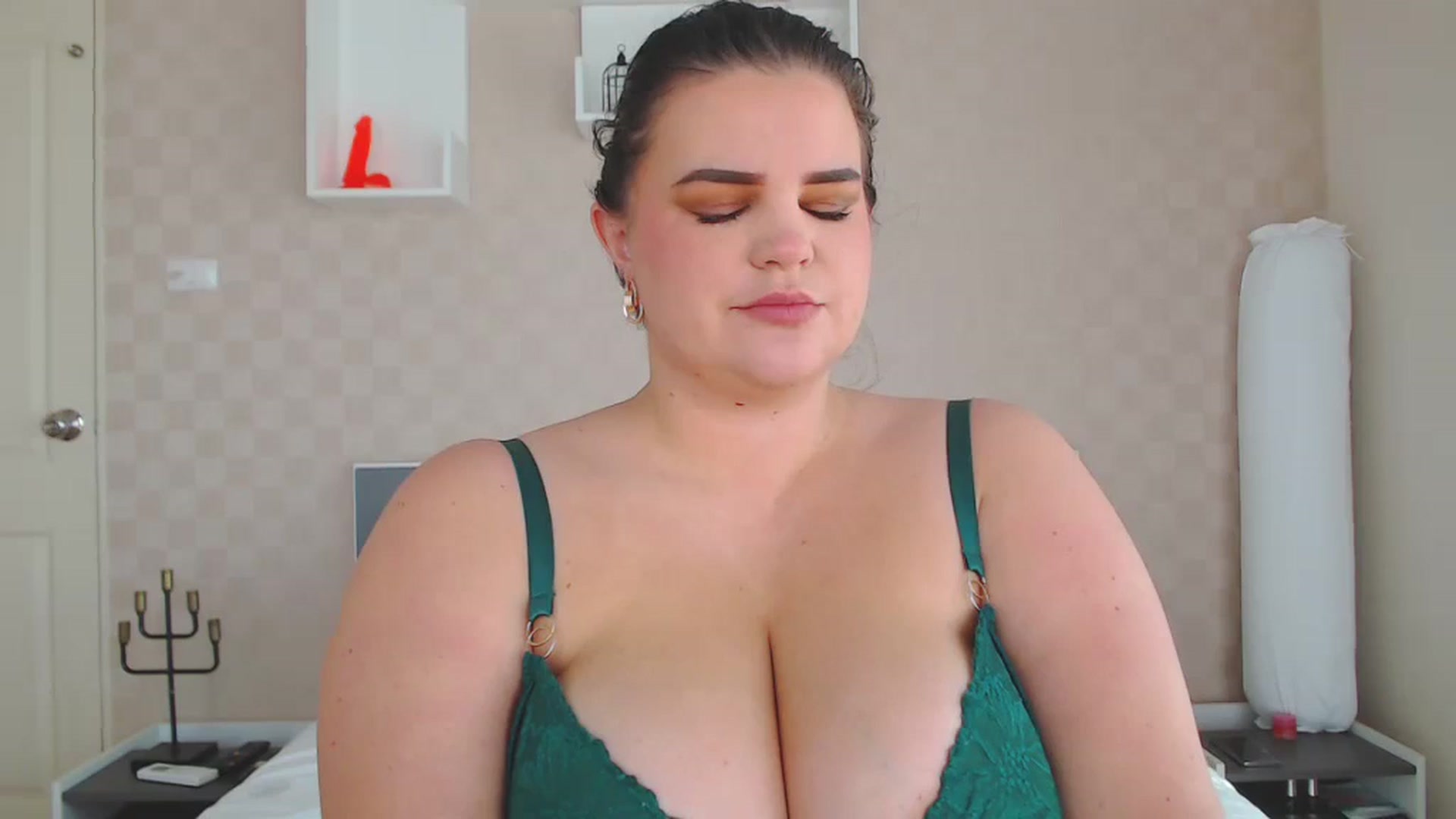 Gallery image thumbnail from Kaitlyn_xox's myfreecams stream on, 11/07/2023, 08:02 image 1 of 20