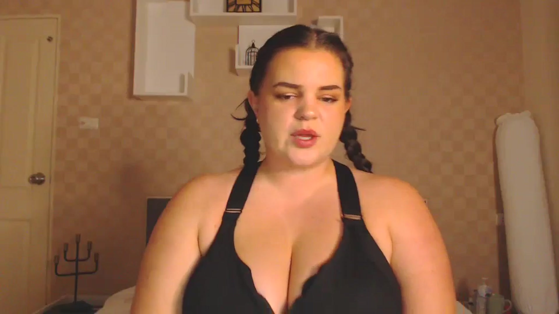 Gallery image thumbnail from Kaitlyn_xox's myfreecams stream on, 11/15/2023, 12:04 image 10 of 20