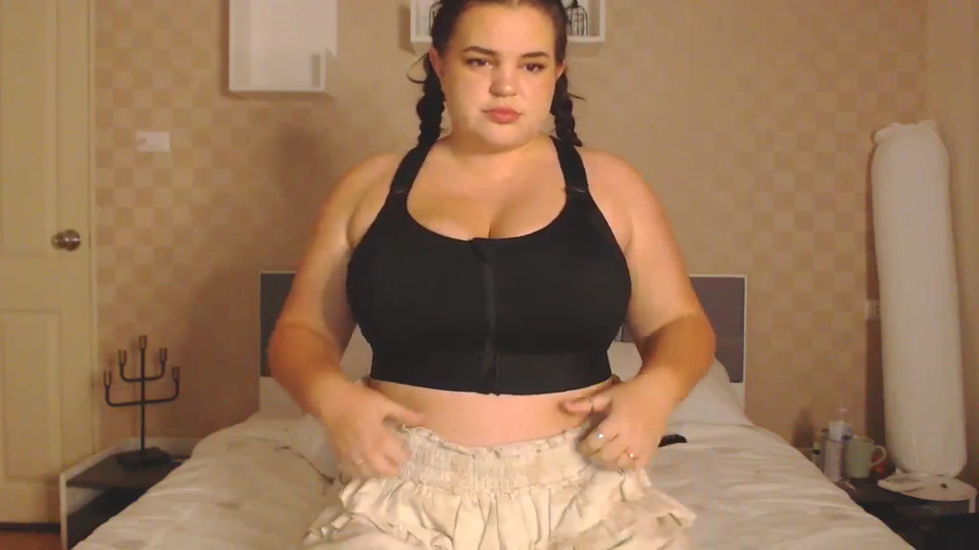 Gallery image thumbnail from Kaitlyn_xox's myfreecams stream on, 11/15/2023, 12:04 image 15 of 20
