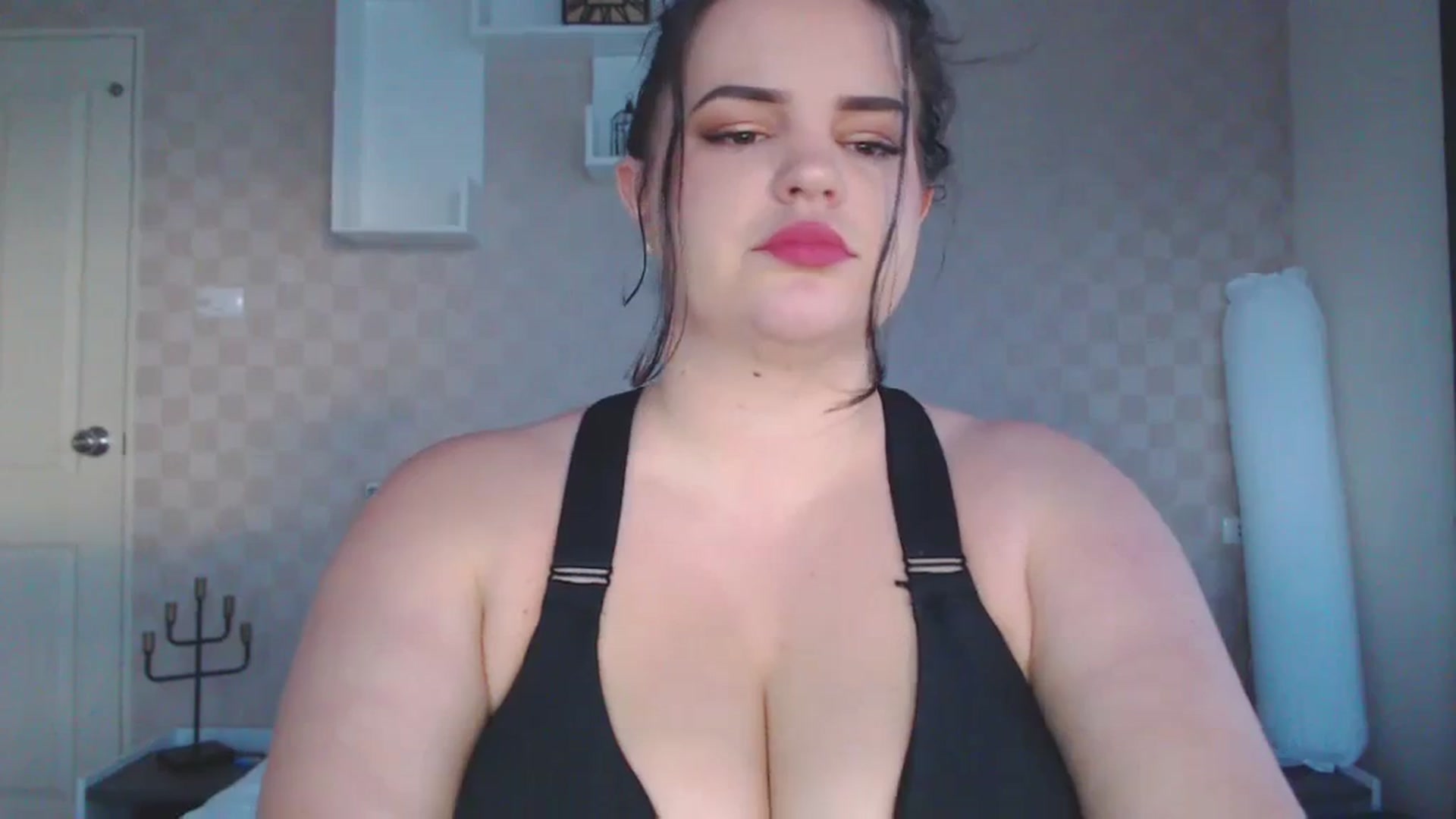 Gallery image thumbnail from Kaitlyn_xox's myfreecams stream on, 11/16/2023, 10:57 image 7 of 20