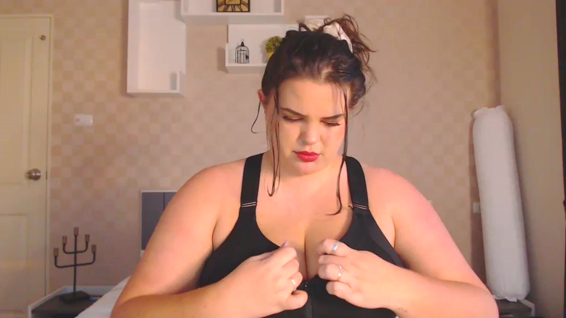 Gallery image thumbnail from Kaitlyn_xox's myfreecams stream on, 11/16/2023, 10:57 image 15 of 20