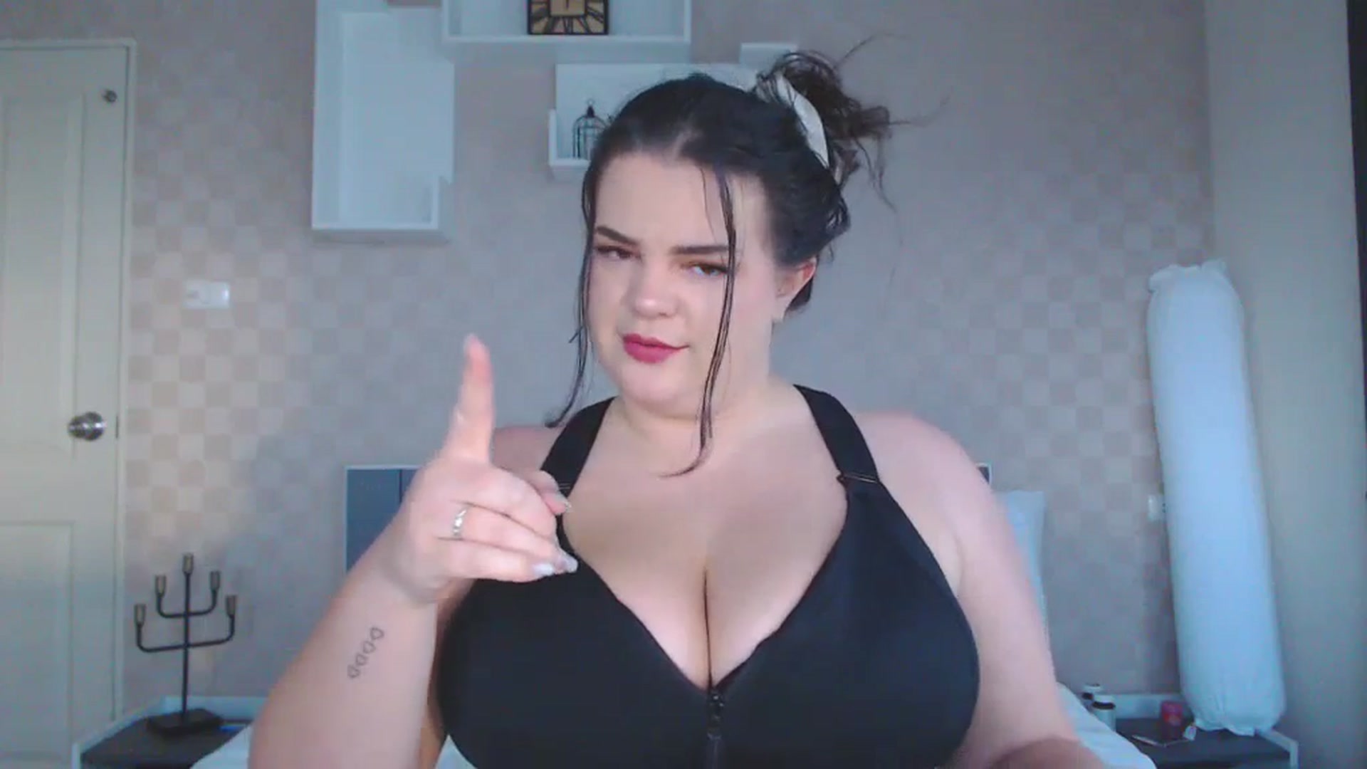 Gallery image thumbnail from Kaitlyn_xox's myfreecams stream on, 11/16/2023, 10:57 image 5 of 20