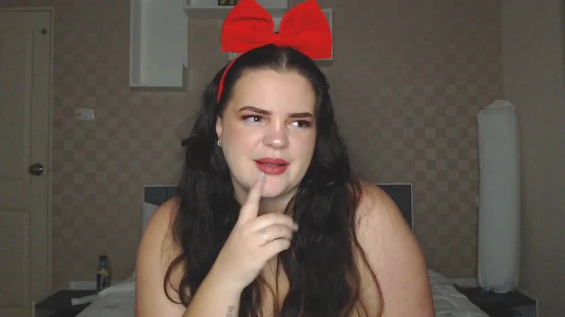 Gallery image thumbnail from Kaitlyn_xox's myfreecams stream on, 11/25/2023, 15:26 image 17 of 20