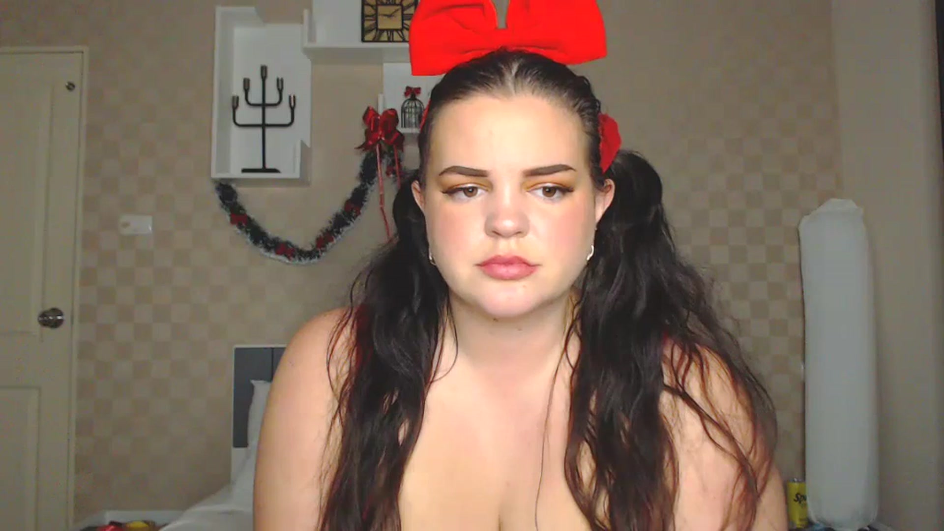 Gallery image thumbnail from Kaitlyn_xox's myfreecams stream on, 11/27/2023, 13:23 image 10 of 20