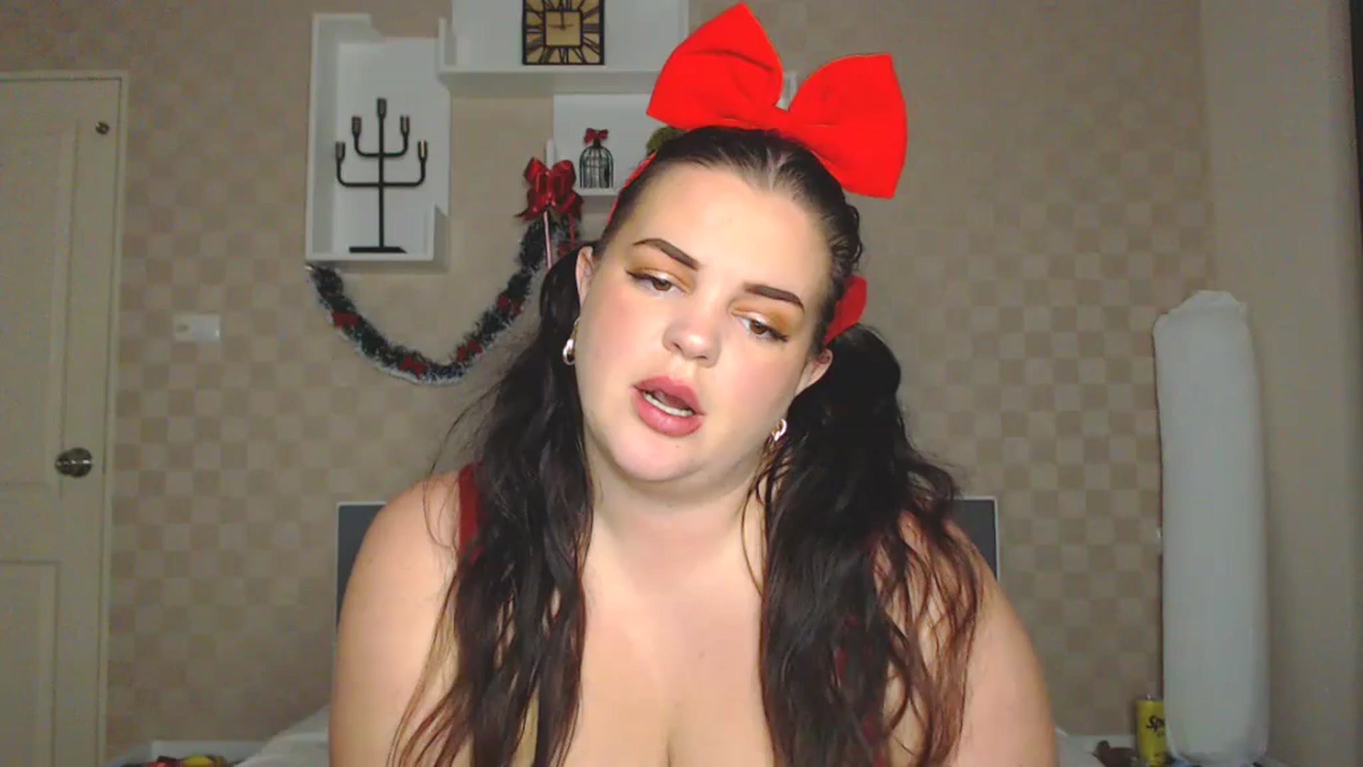 Gallery image thumbnail from Kaitlyn_xox's myfreecams stream on, 11/27/2023, 13:23 image 1 of 20