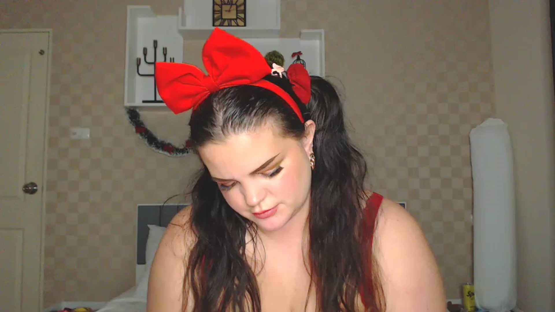Gallery image thumbnail from Kaitlyn_xox's myfreecams stream on, 11/27/2023, 13:23 image 5 of 20